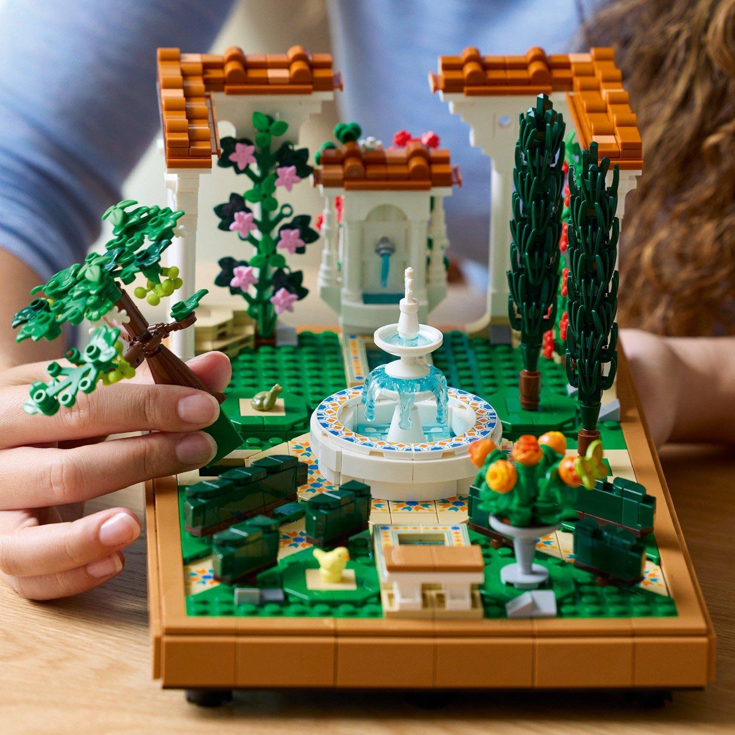 Icons - LEGO - Icons Fountain Garden Home Decor Set 10359 - 13