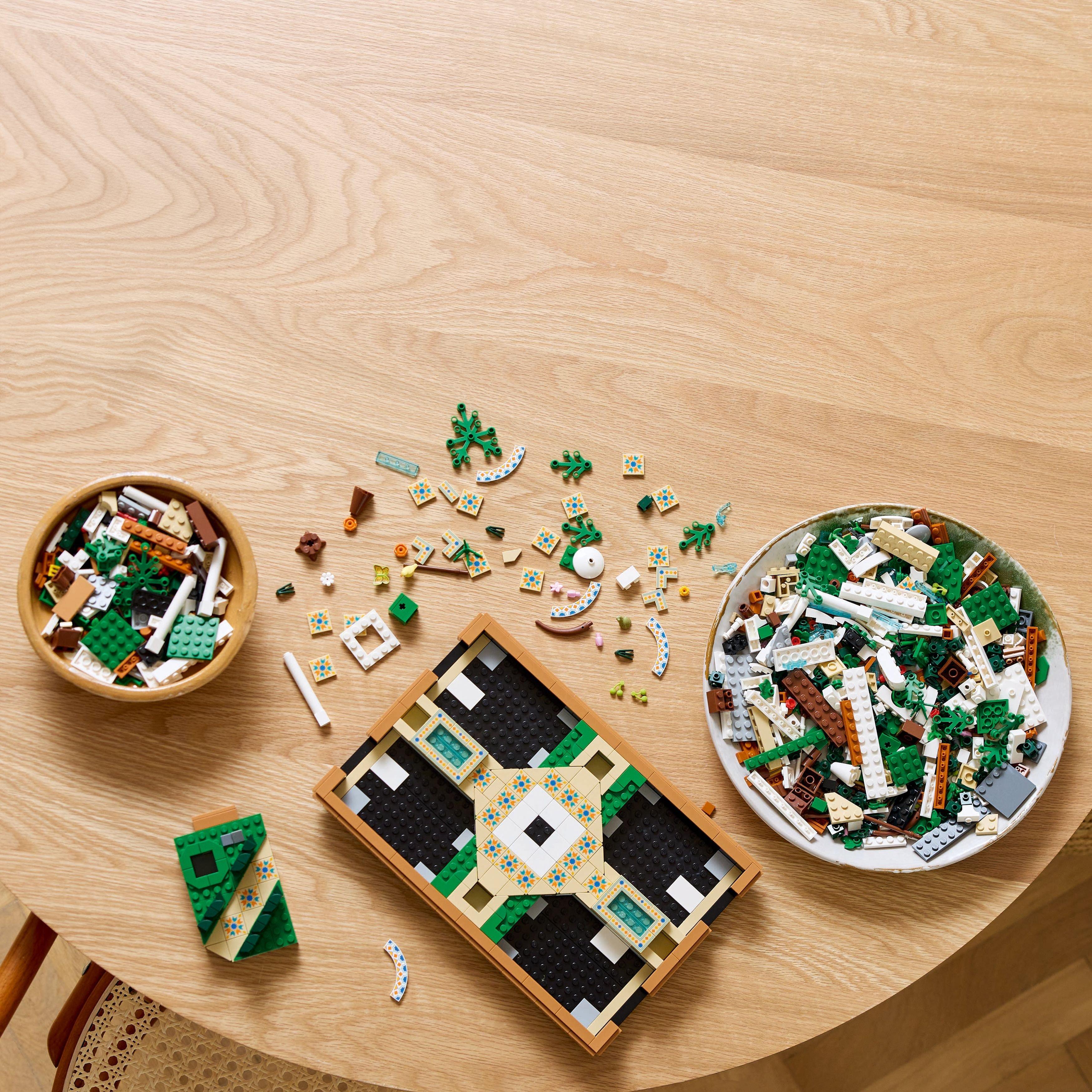 Icons - LEGO - LEGO Icons Fountain Garden Home Decor Set 10359 - 3