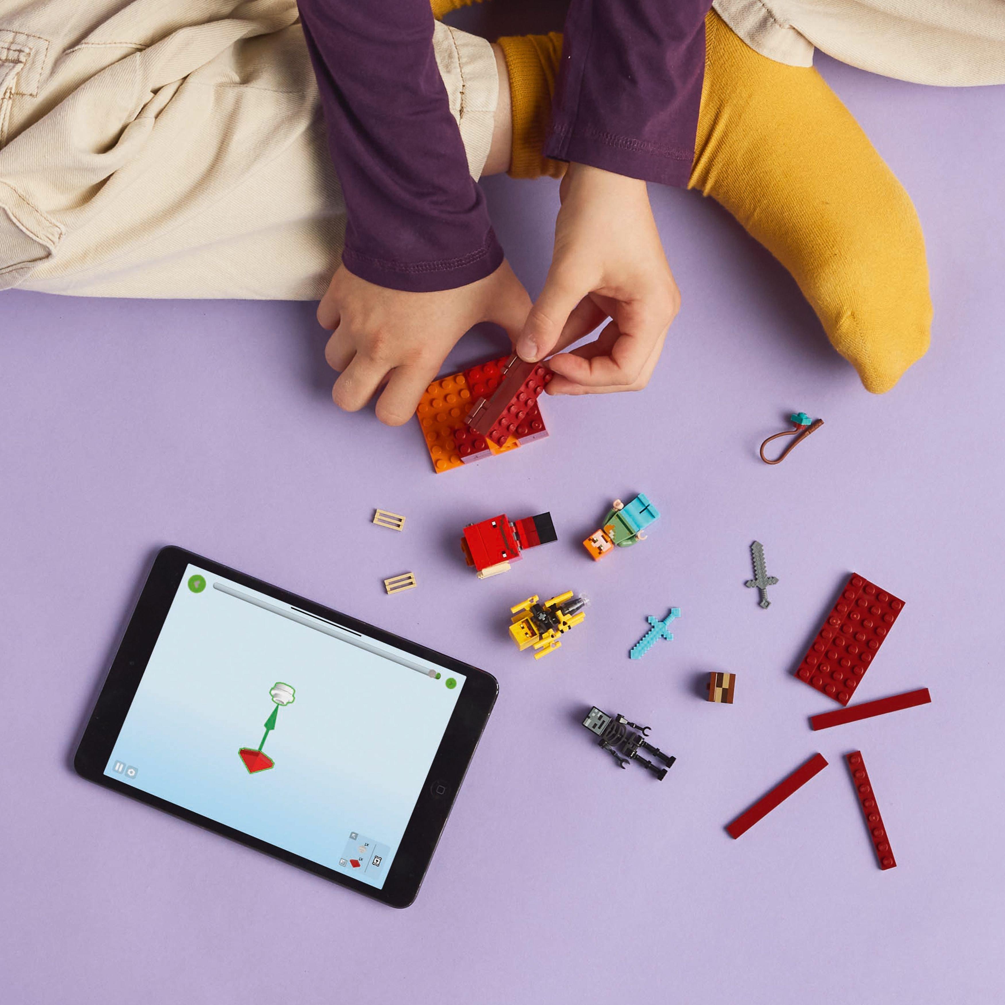 Minecraft - LEGO - LEGO Minecraft The Nether Lava Battle Set 21266 - 2