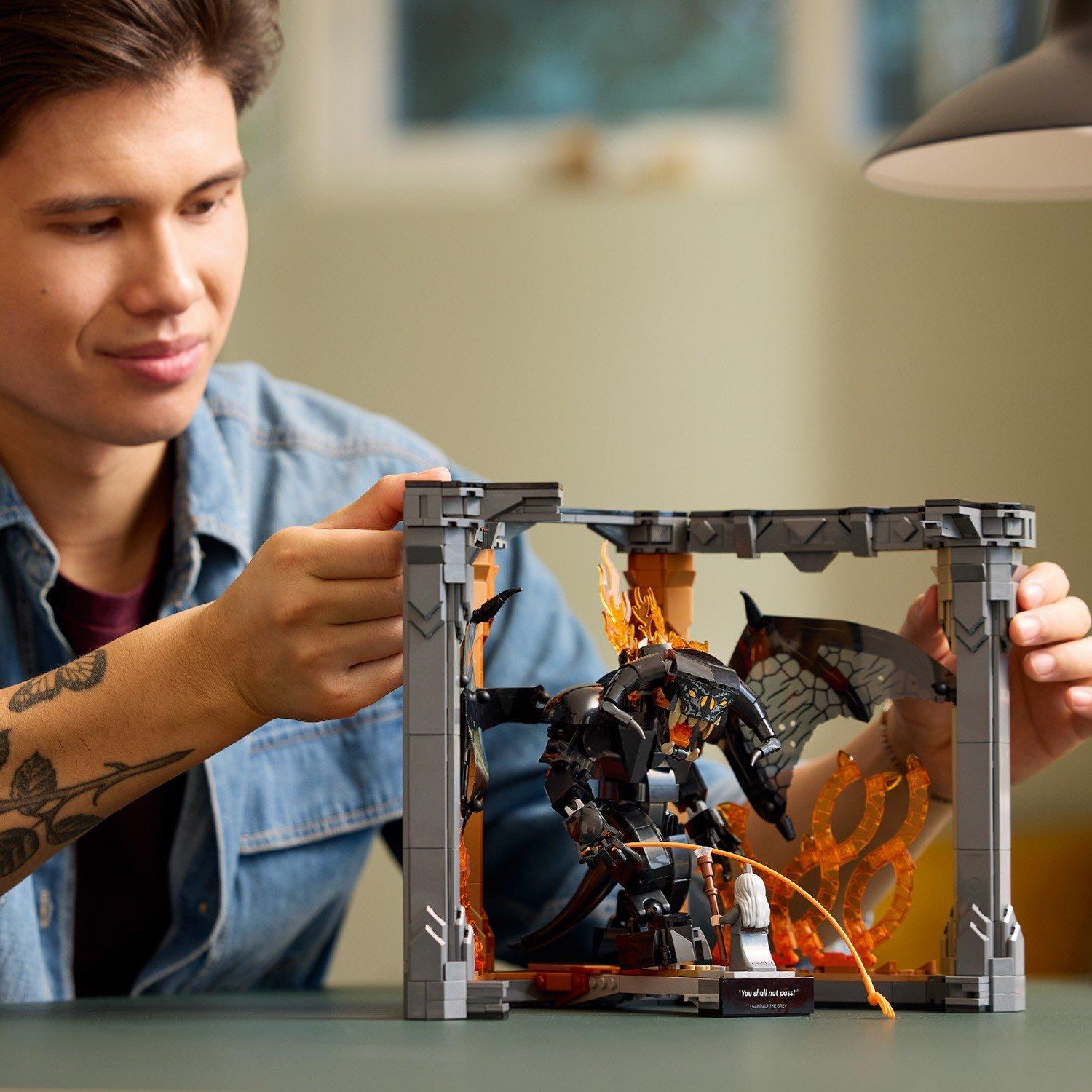 TBC - LEGO - Icons 10367 The Lord of the Rings: Balrog Book Nook - 11