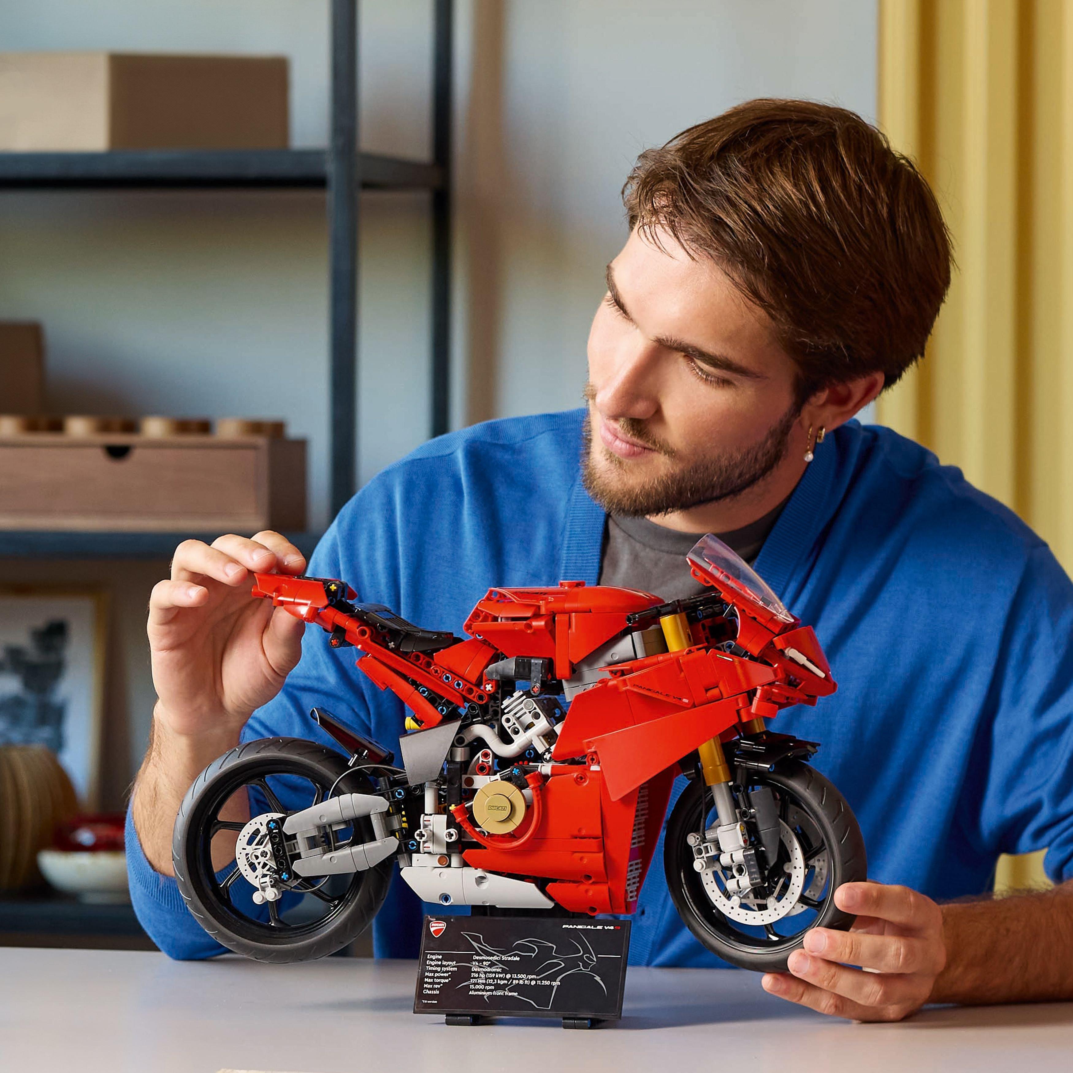 LEGO LEGO Technic 42202 Ducati Panigale V4 S Motorcycle Lego