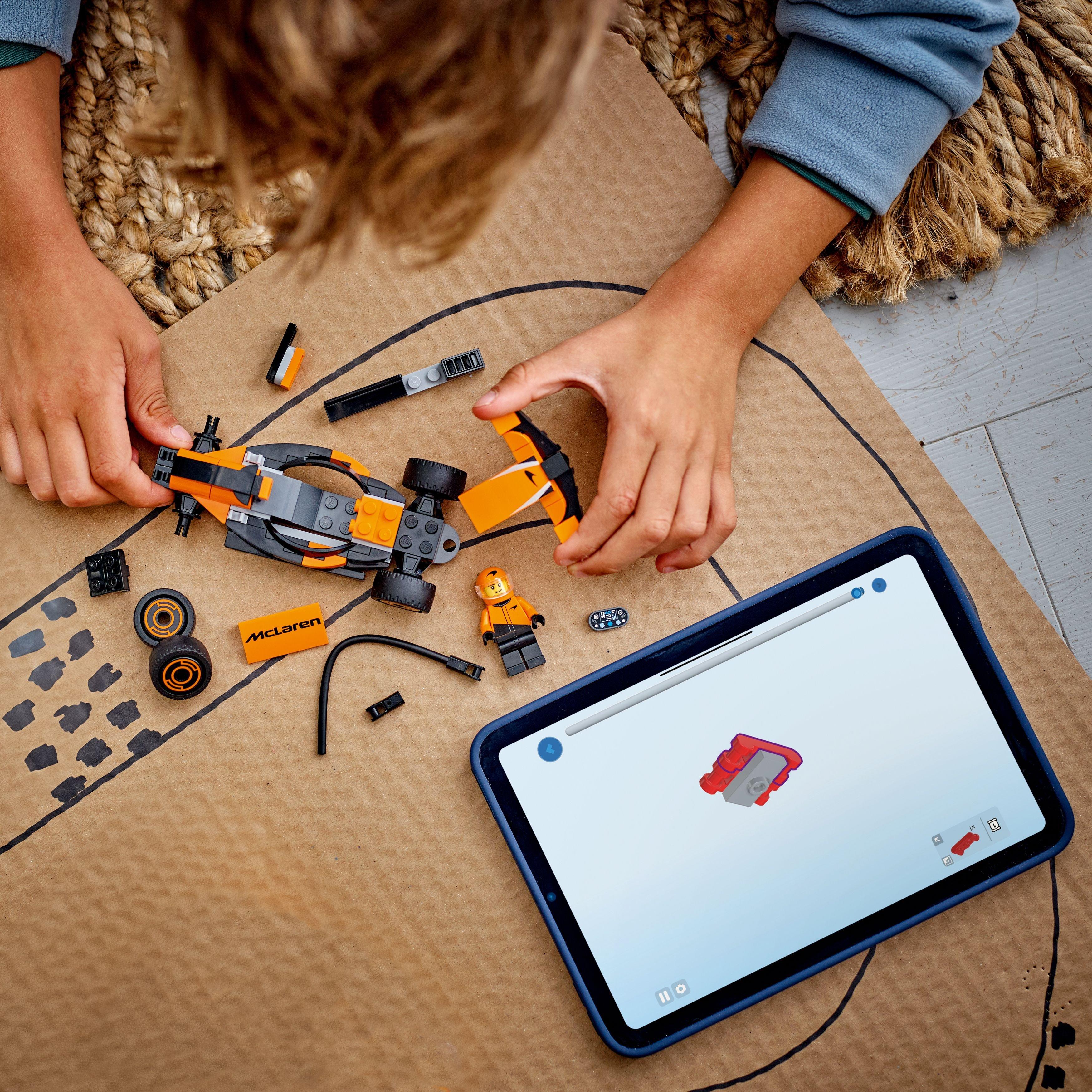 City Alicia - LEGO - LEGO City F1 Driver with McLaren Race Car Toy 60442 - 2