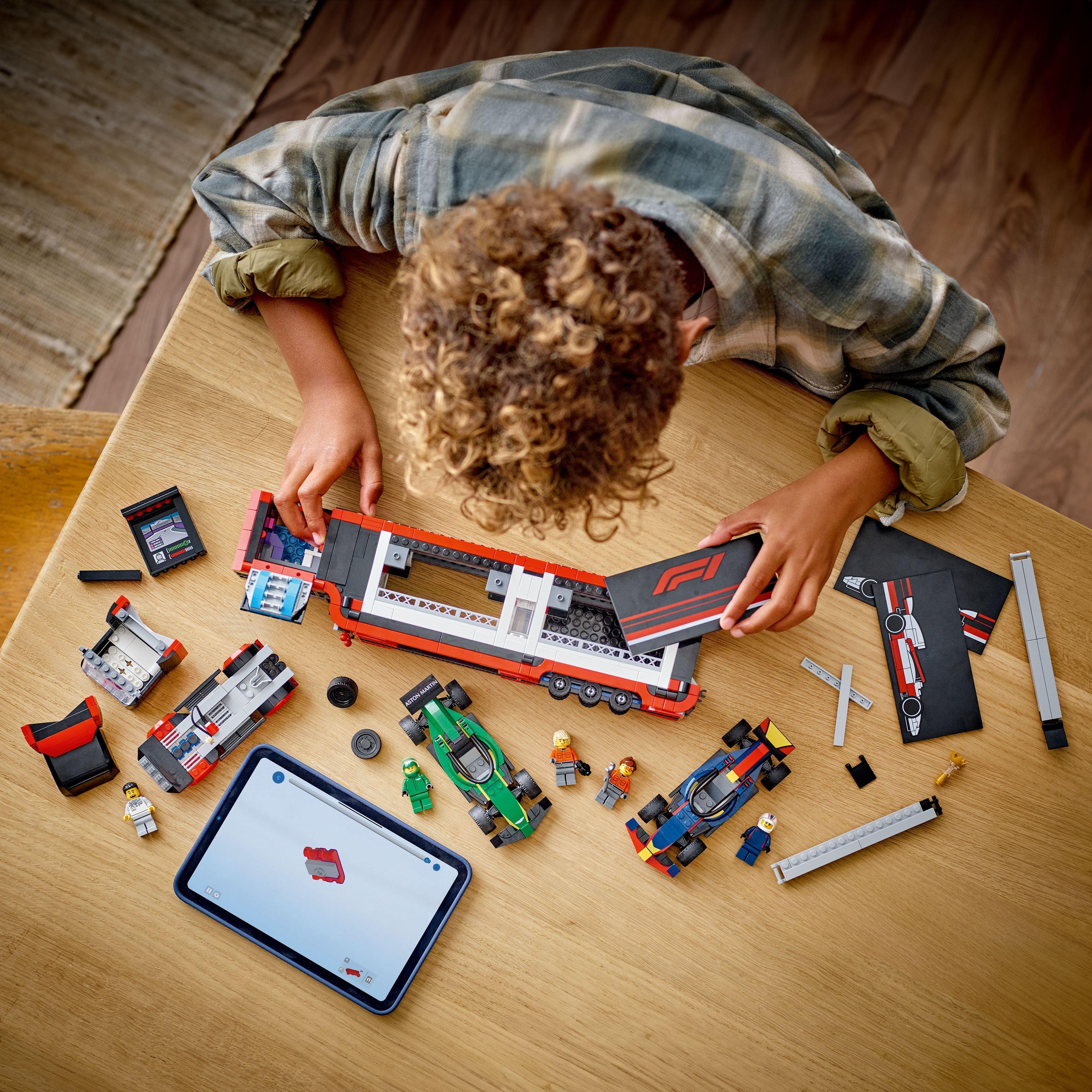 Città Alicia - LEGO - LEGO City F1 Truck with RB20 & AMR24 F1 Cars 60445 - 3