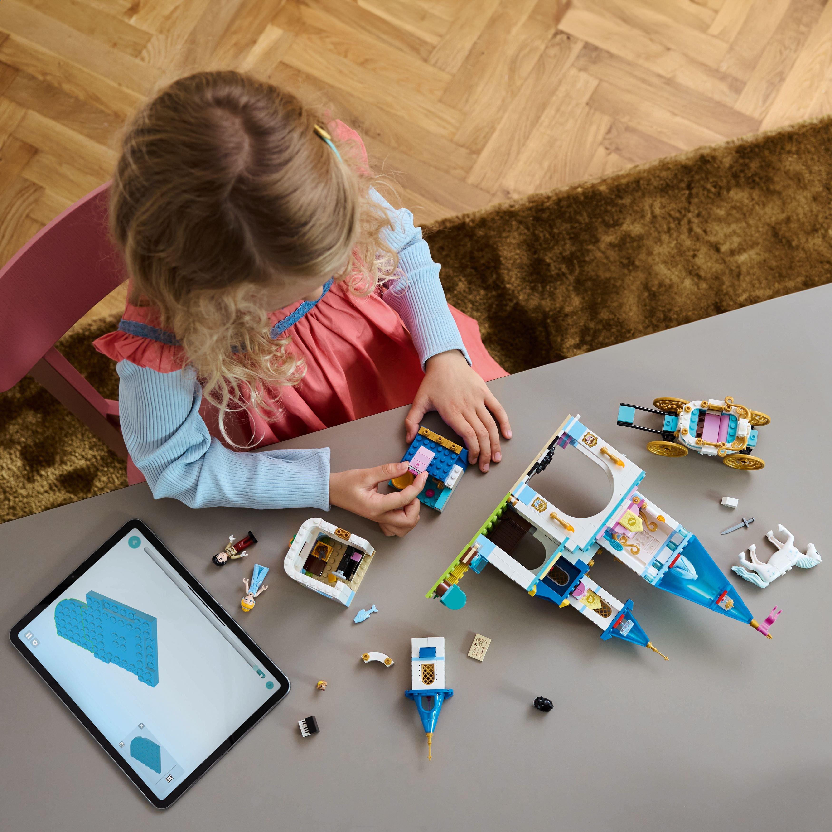 Disney Princess - LEGO - LEGO Disney 43275 Princess Cinderella’s Castle & Horse Carriage - 3