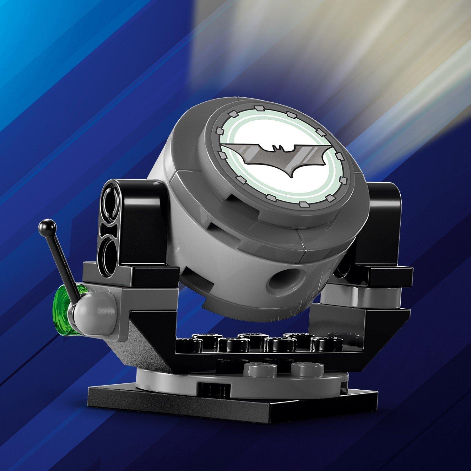 Super Heroes DC - LEGO - DC Batman Tumbler vs. Two-Face & The Joker 76303 - 12