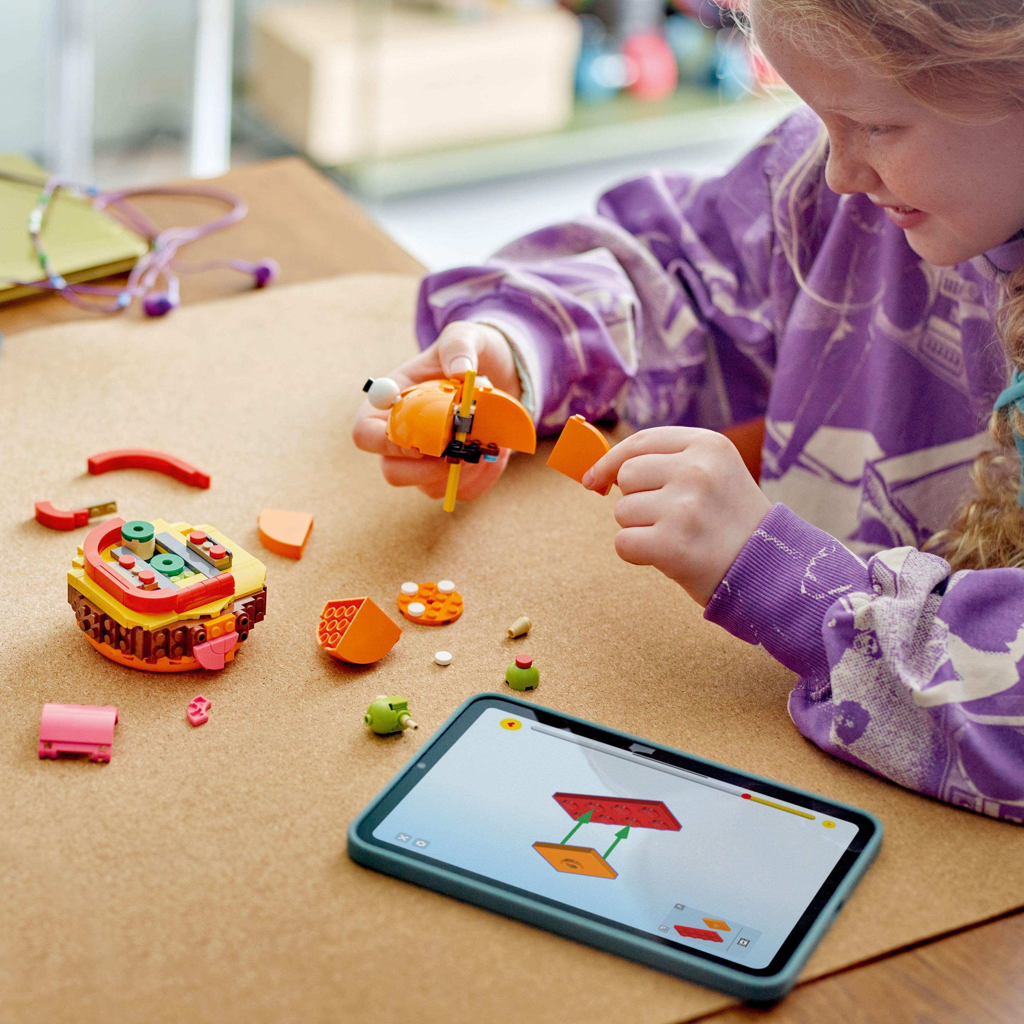 Fortnite - LEGO - LEGO Fortnite Durrr Burger Building Toy Set 77070 - 3