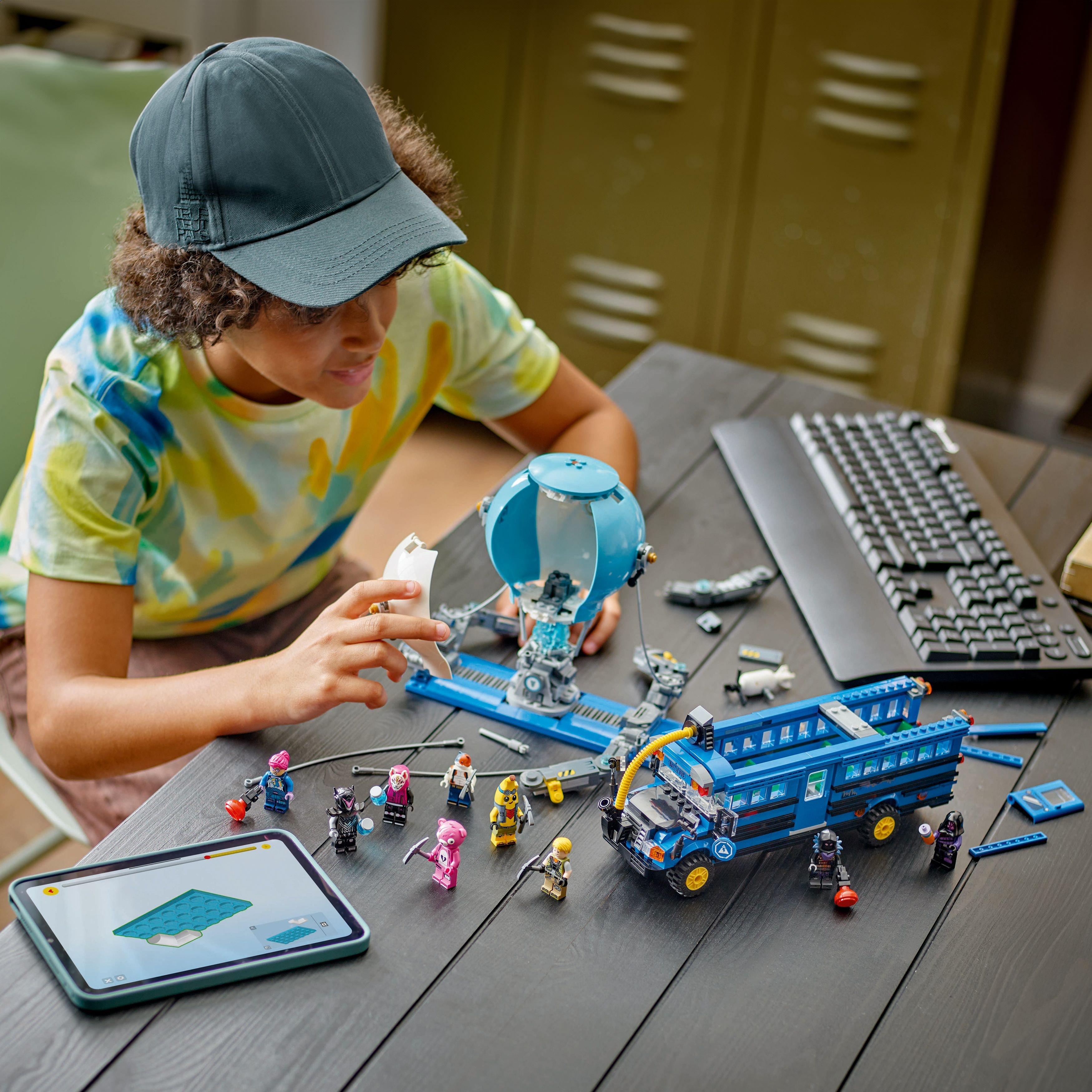 Fortnite - LEGO - LEGO Fortnite Battle Bus Video Game Toy Set 77073 - 3