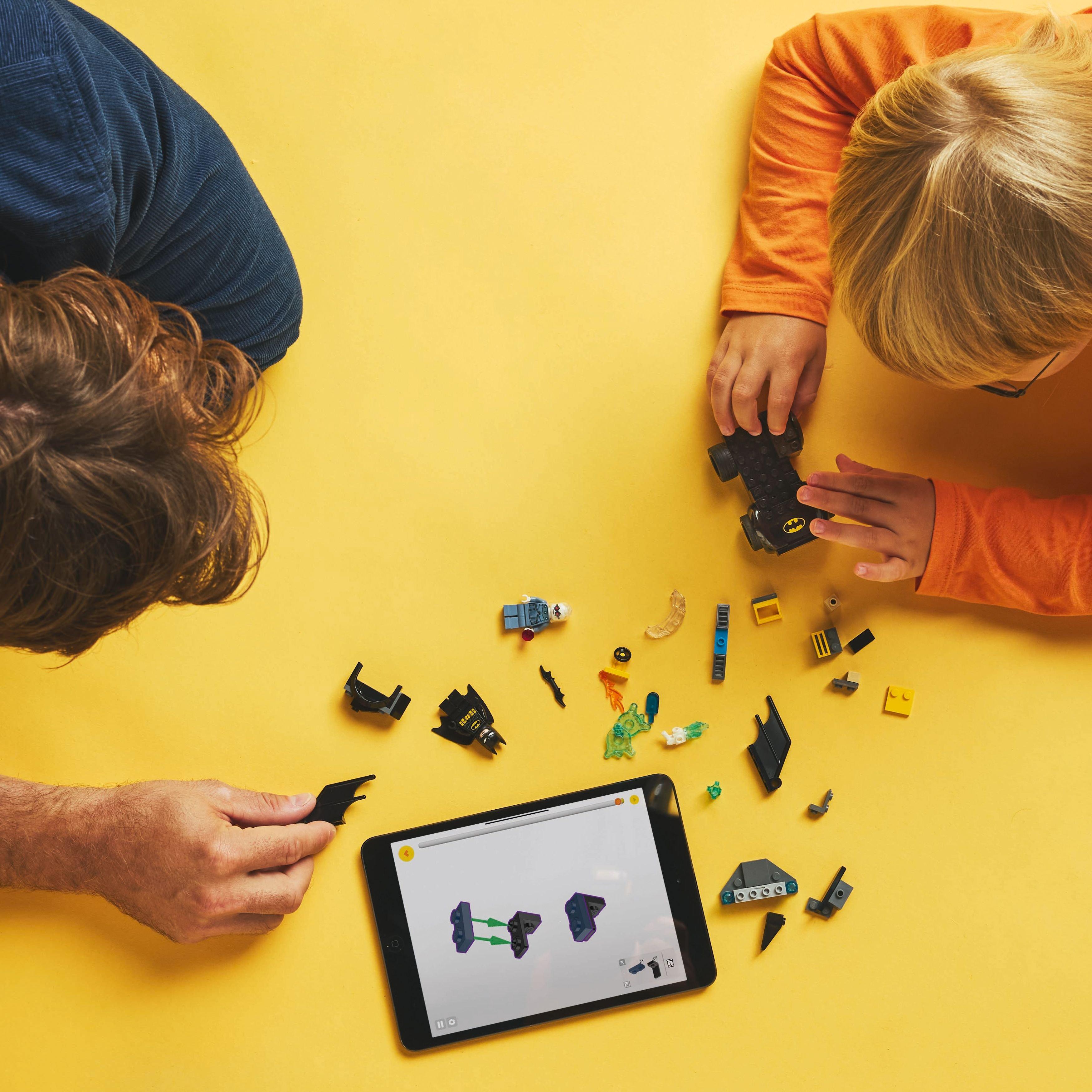 Superhelte DC - LEGO - LEGO DC 76301 Batman & Batmobile vs. Mr. Freeze Toy - 3