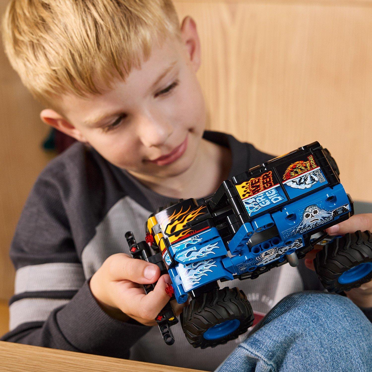Grave Digger - LEGO - Technic Monster Jam Grave Digger Fire and Ice 42219 - 12