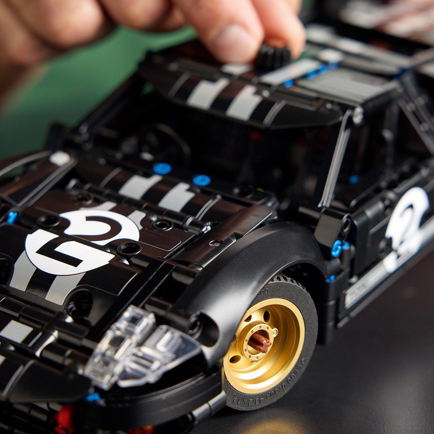TBC - LEGO - Technic 1966 Ford GT40 MKII Race Car Model Kit 42223 - 11