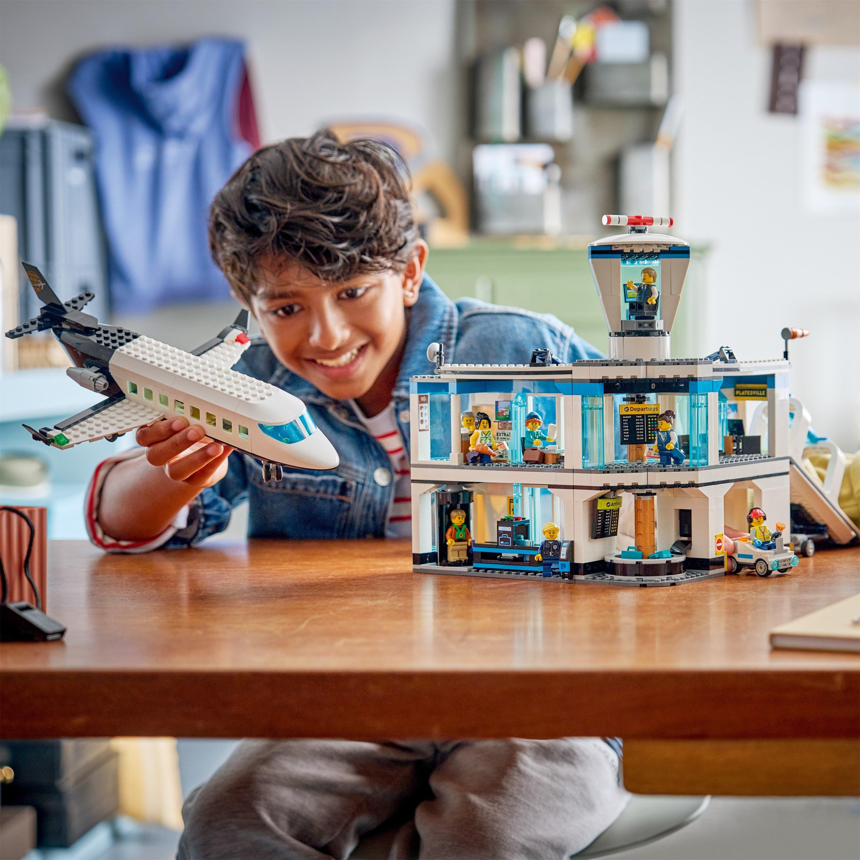 TBC - LEGO - City Airport with Airplane - Toy Model Kit - 60502 - 2