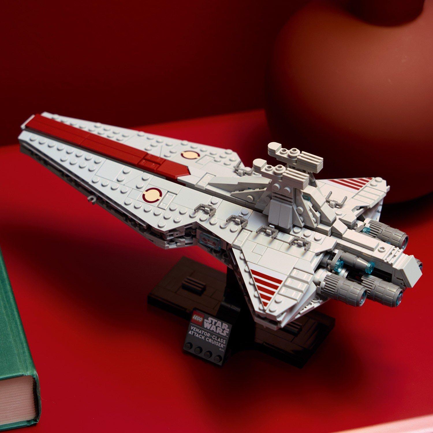 Venator Class - LEGO - Star Wars Venator-Class Attack Cruiser Model Kit 75441 - 10