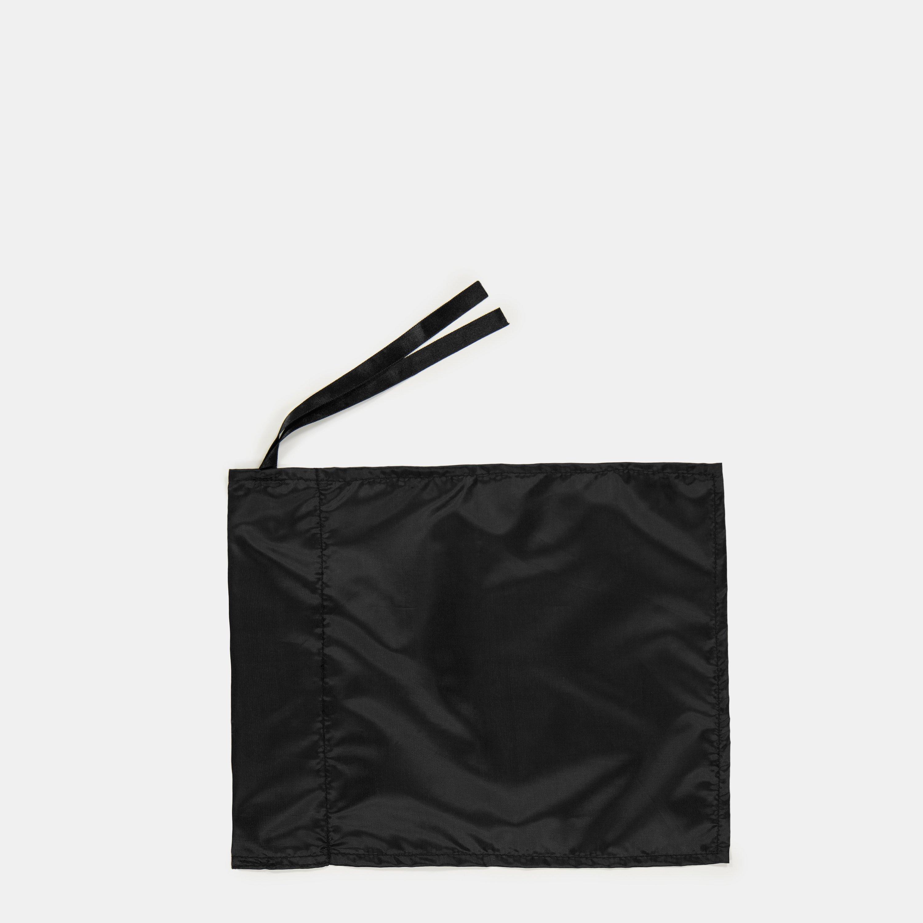 Mitre  Adults Football Corner Flags - Black