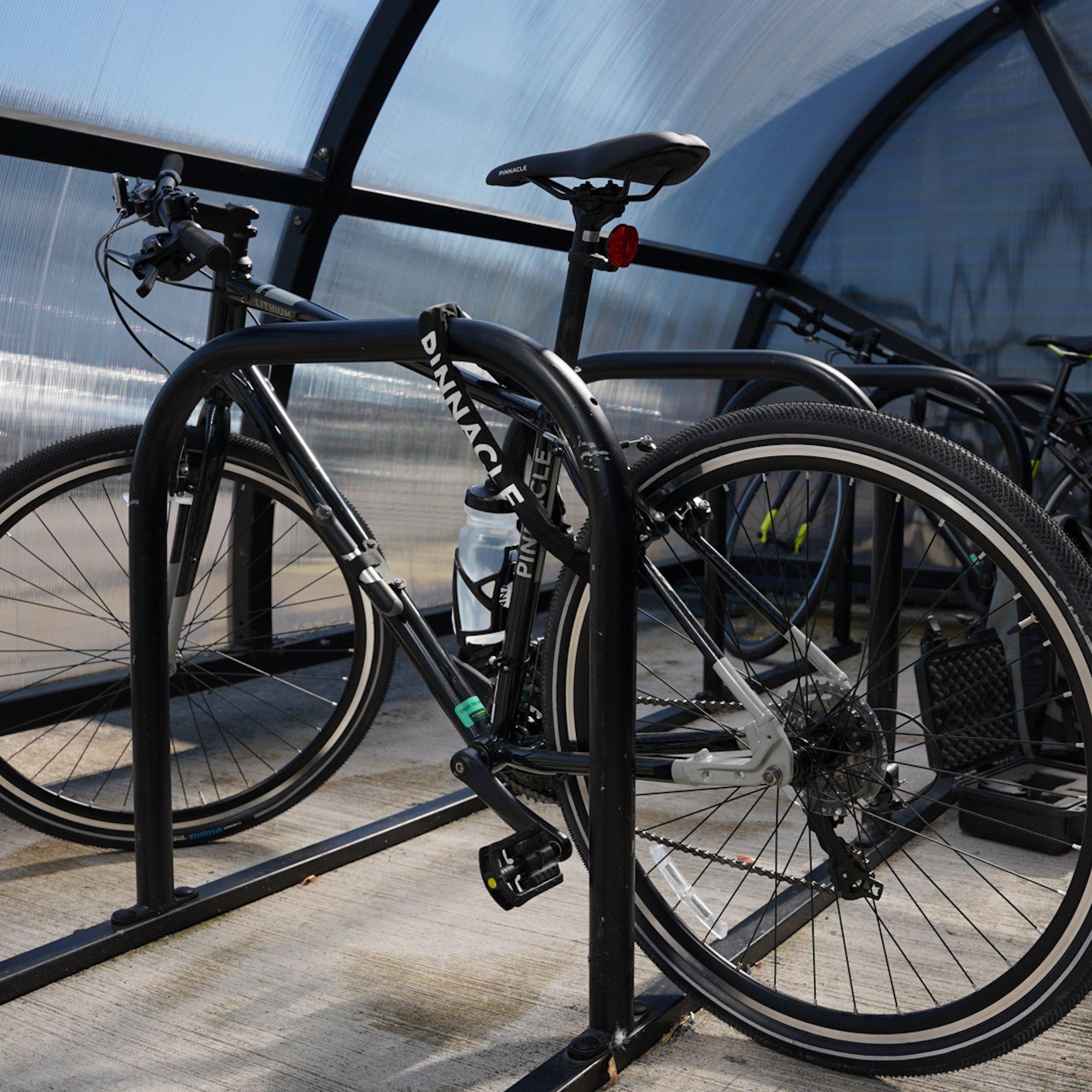 Zwart - Pinnacle - Chain Lock - 4