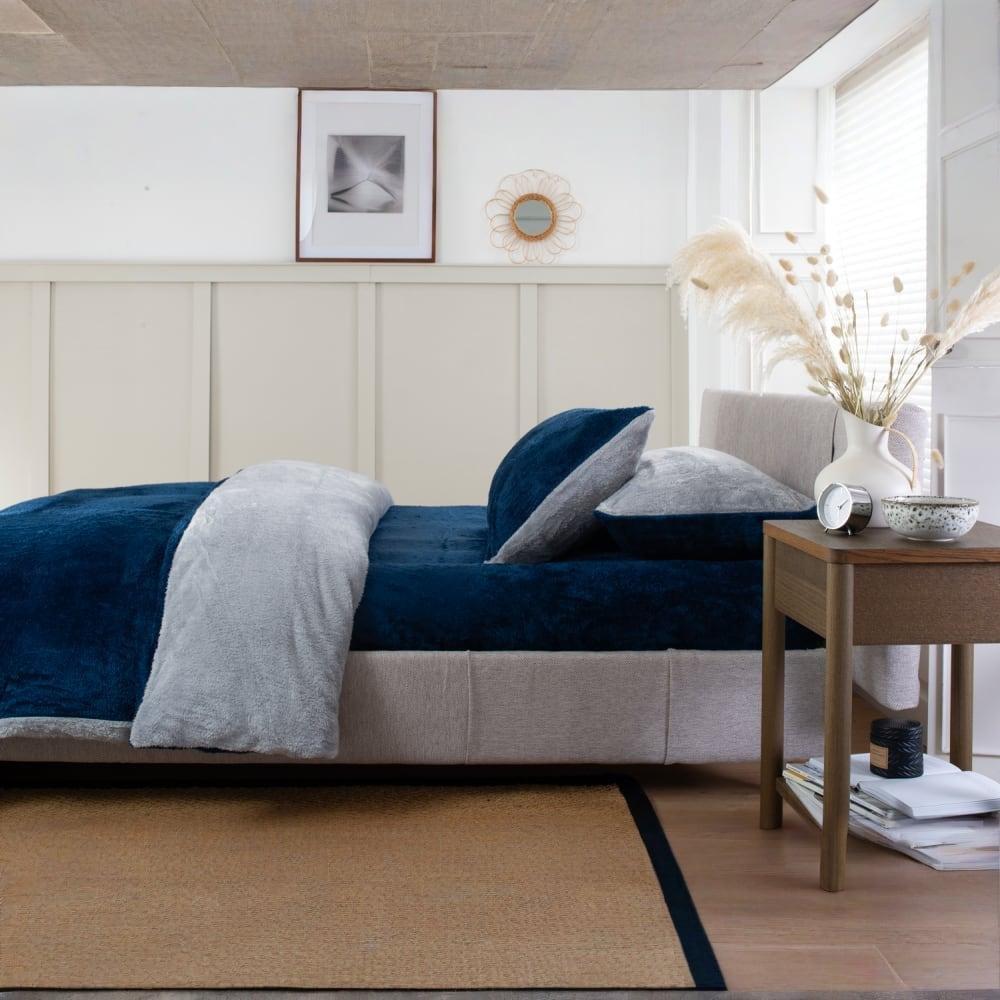 Navy - The Lyndon Company - Teddington ExtraSoft Furry Fleece Duvet Cover Set - 3