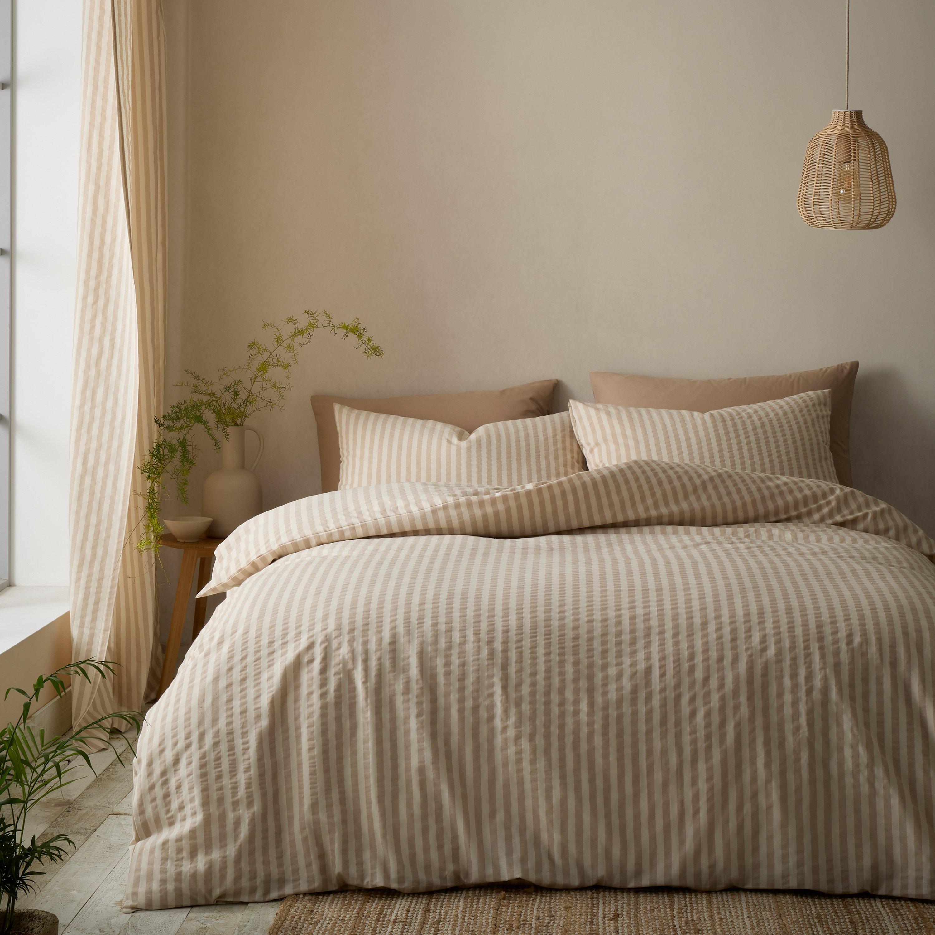 Pineapple Elephant  Cotton Rich Woven Stripe Duvet Cover Set - Natural - King