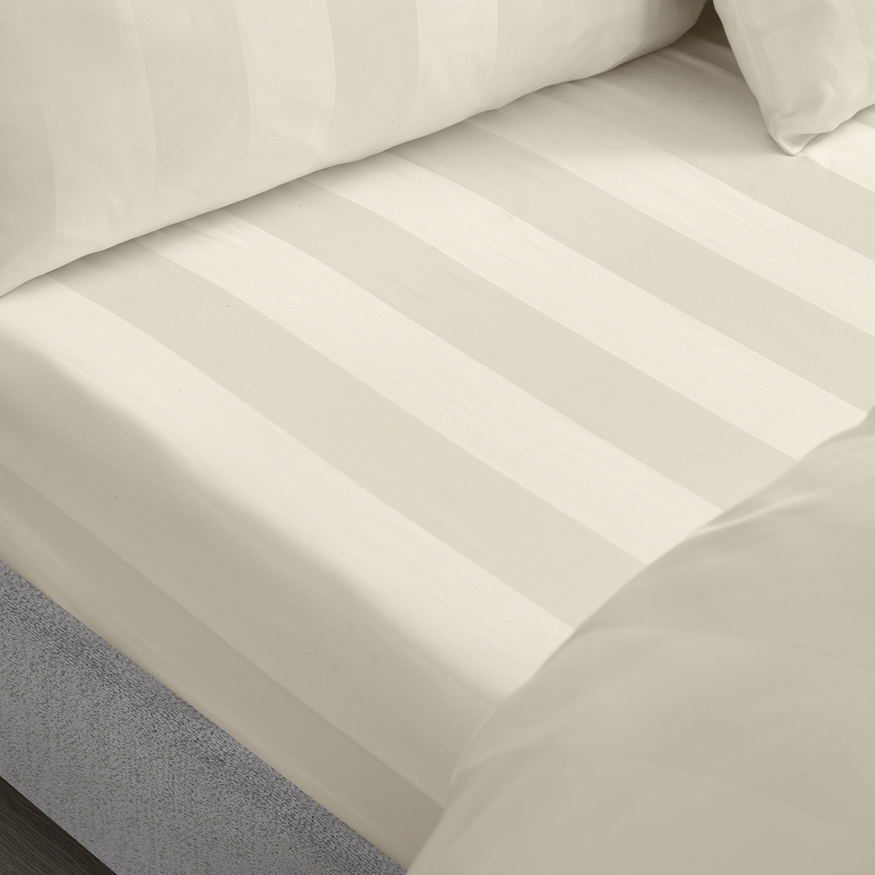 Catherine Lansfield  Cream Cather So Sft Satin St 62 - King