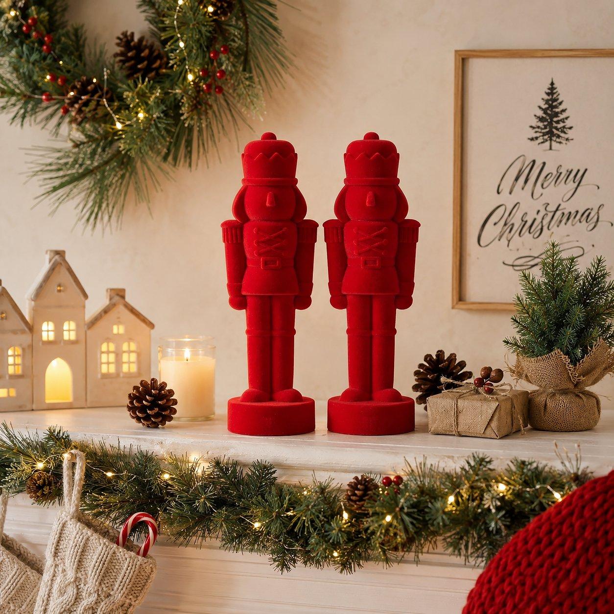 Nutrackers - The Spirit Of Christmas - Flocked Nutcrackers Set of 2 - 1