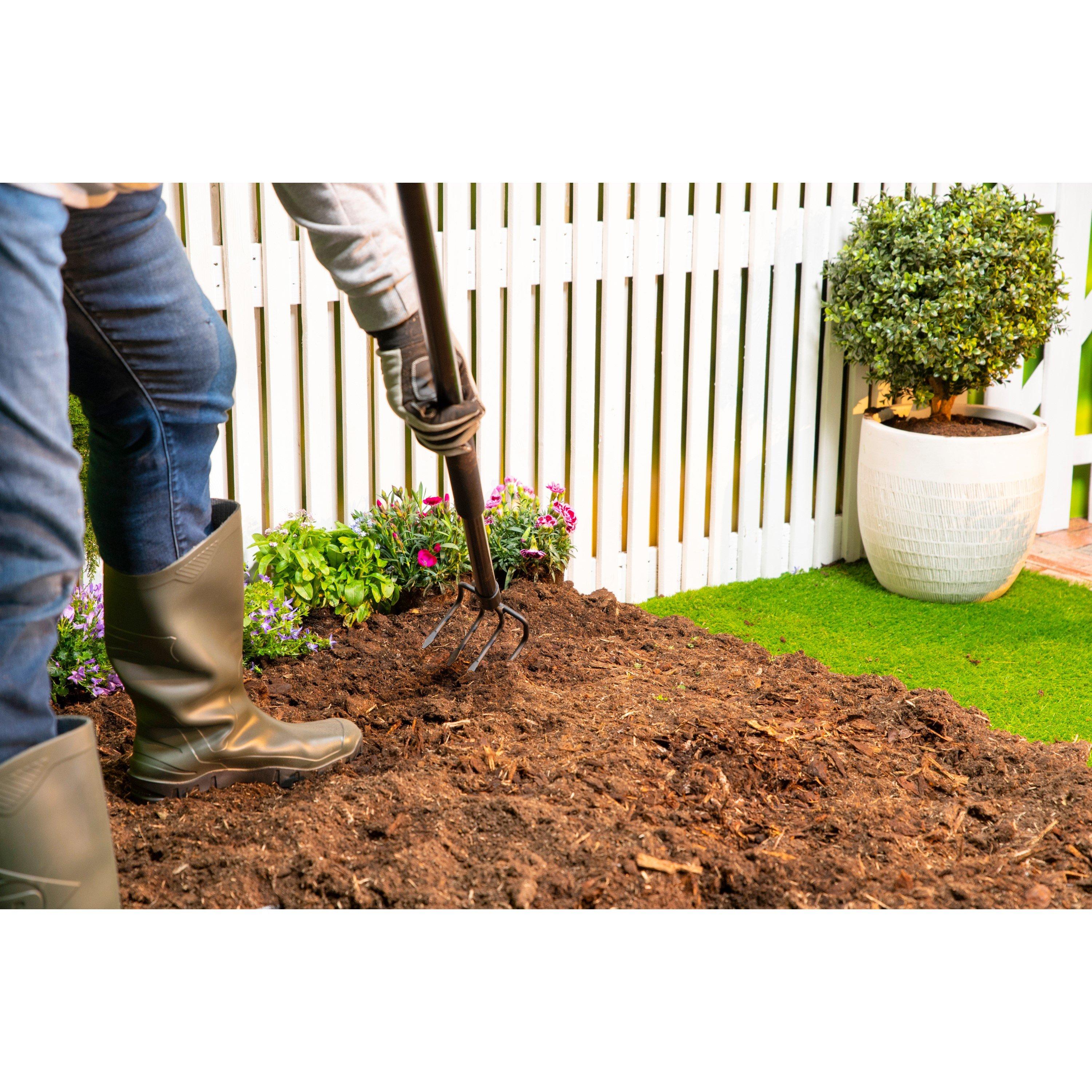 Black/Orange - Black and Decker - Telescopic Magnetic Grabber - 1