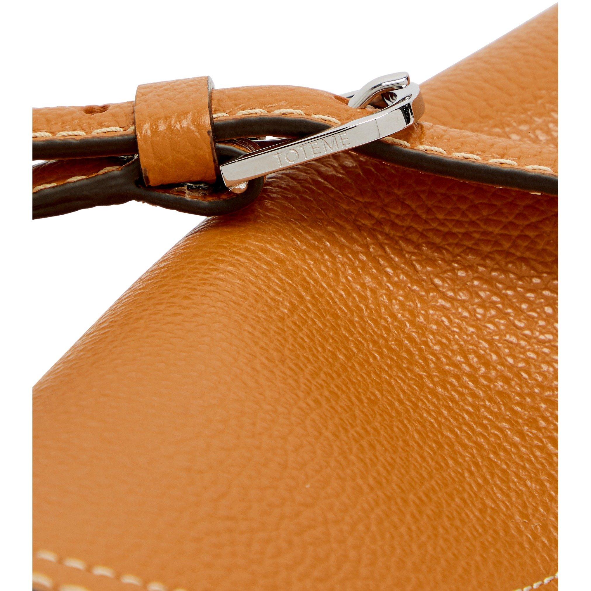 TAN - Toteme - T LOCK GRAIN LEATHER CLUTCH - 4