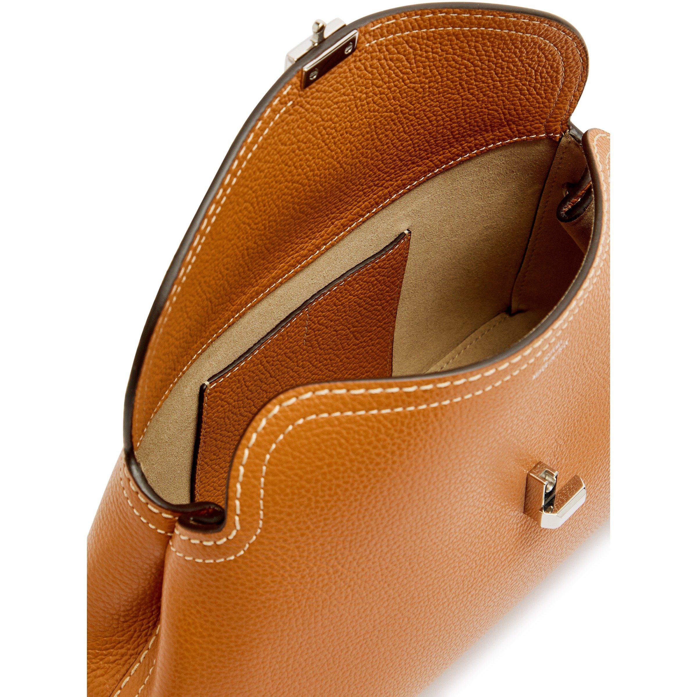 TAN - Toteme - T LOCK GRAIN LEATHER CLUTCH - 5