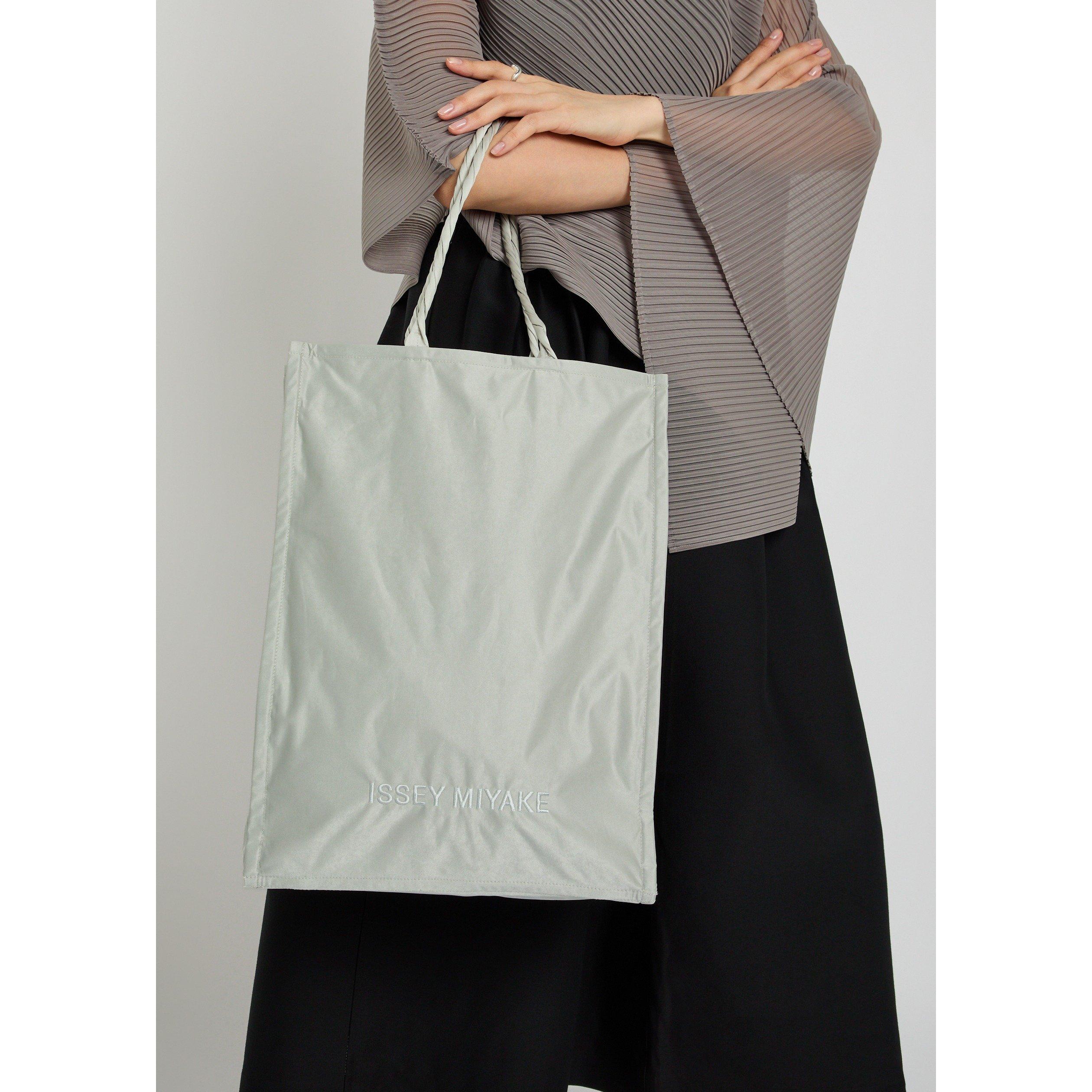 GREY - Issey Miyake - BAG CRUMPLABLE - 3
