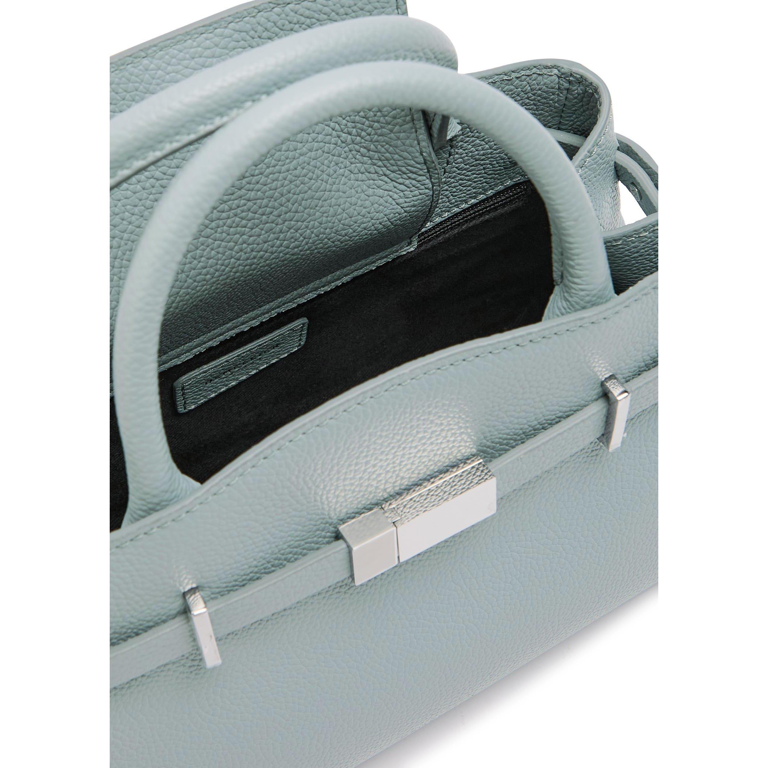 BLUE - DeMellier - THE SMALL HUDSON - 5