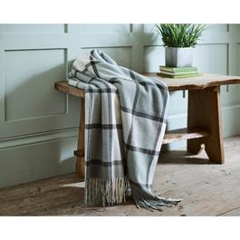 The Lyndon Company Hemlsey Throw 99