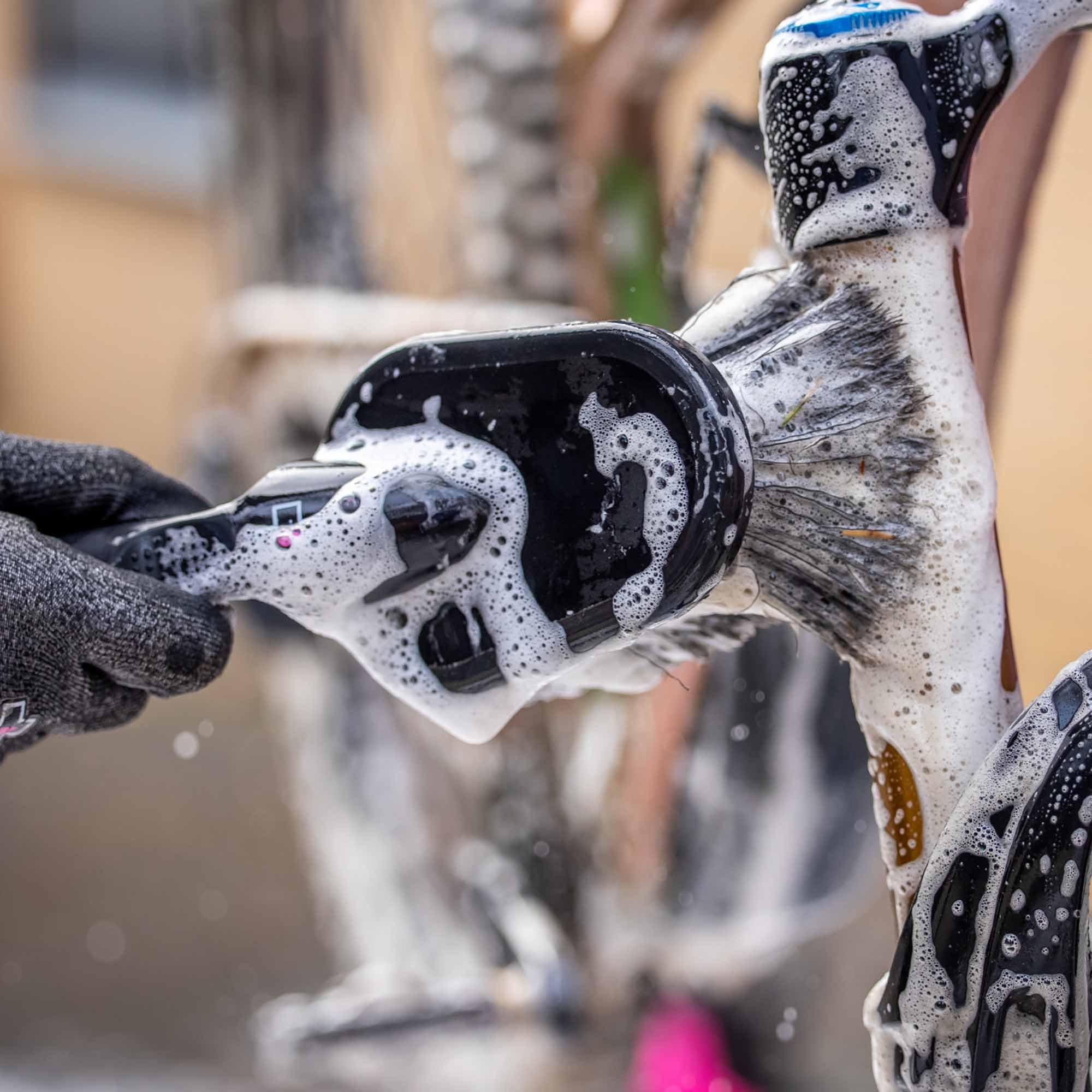 Grey - Muc-Off - Soft Washing Brush - 4