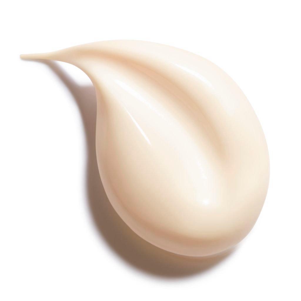 Chanel SUBLIMAGE LA PROTECTION UV ULTIMATE PROTECTION: REVIVES AND ...