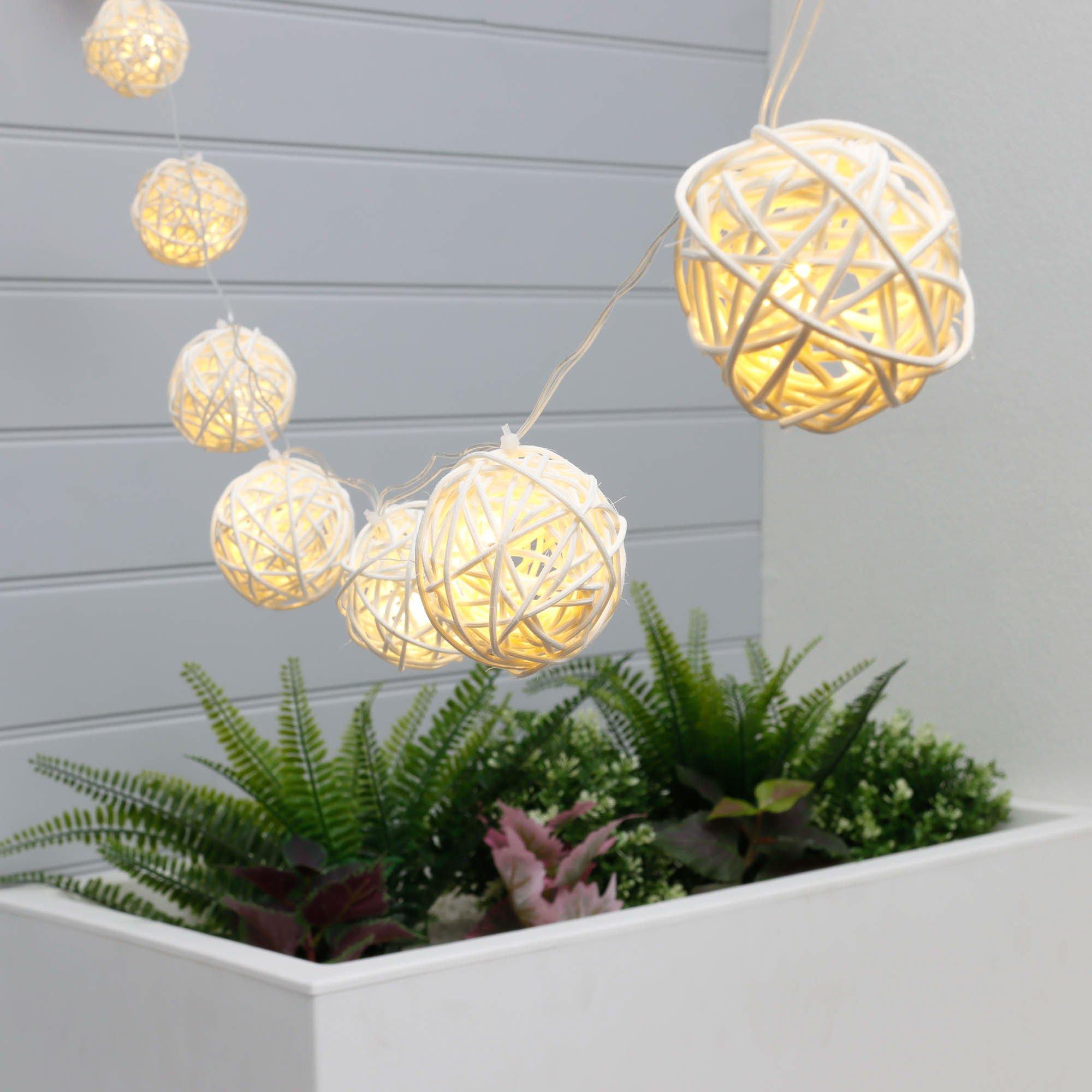 Streetwize  Solar Lights - Wicker Ball