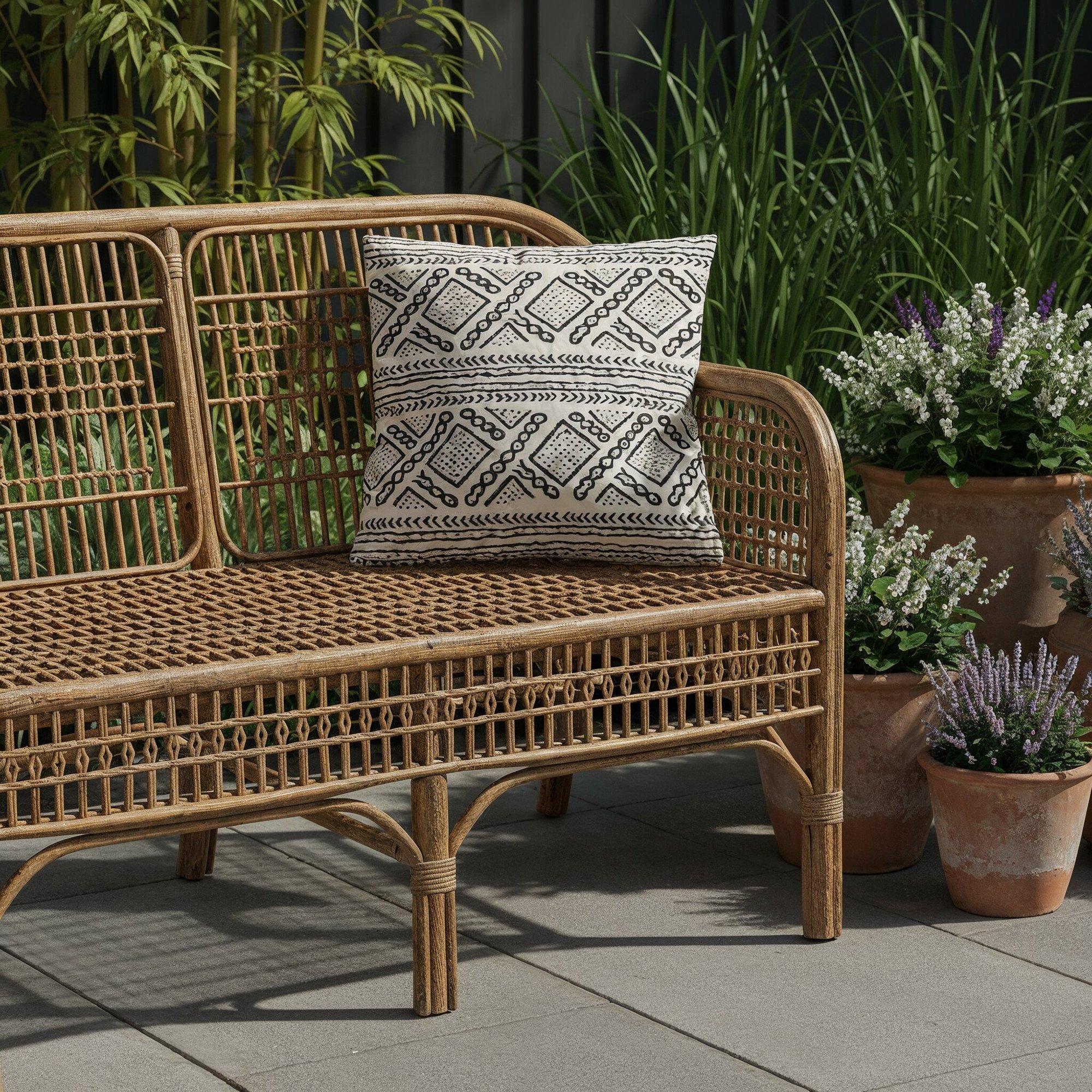 Aztec Diamond - Streetwize - Outdoor Cushion - Bali Pattern - 3