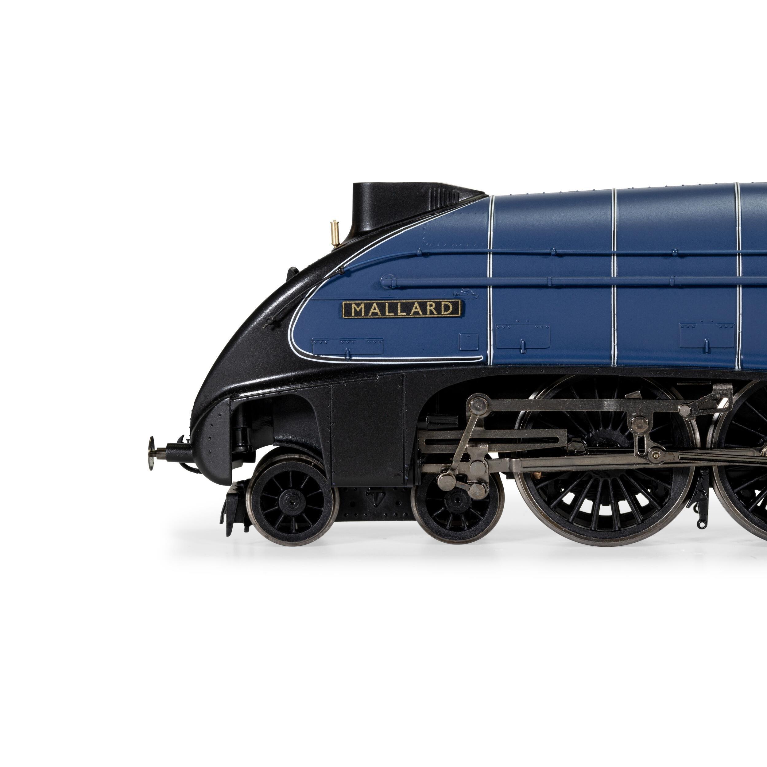 None - Hornby - Mallard Record Breaker Train Set Remote Controlled Toy - 5