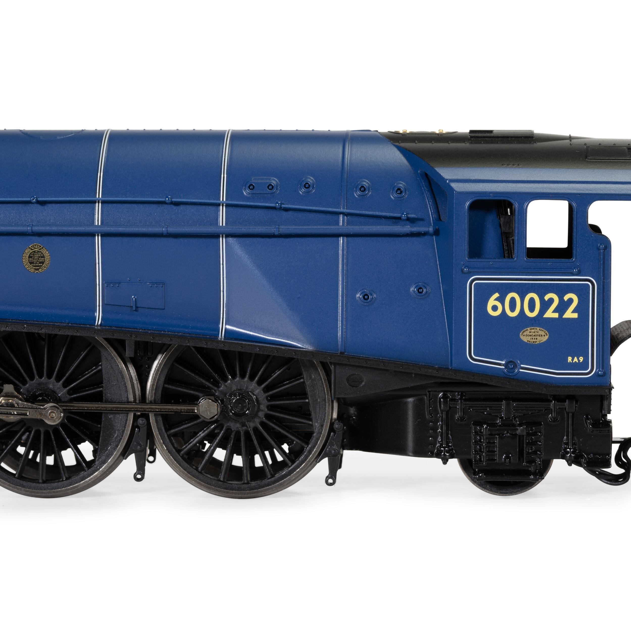 None - Hornby - Mallard Record Breaker Train Set Remote Controlled Toy - 6