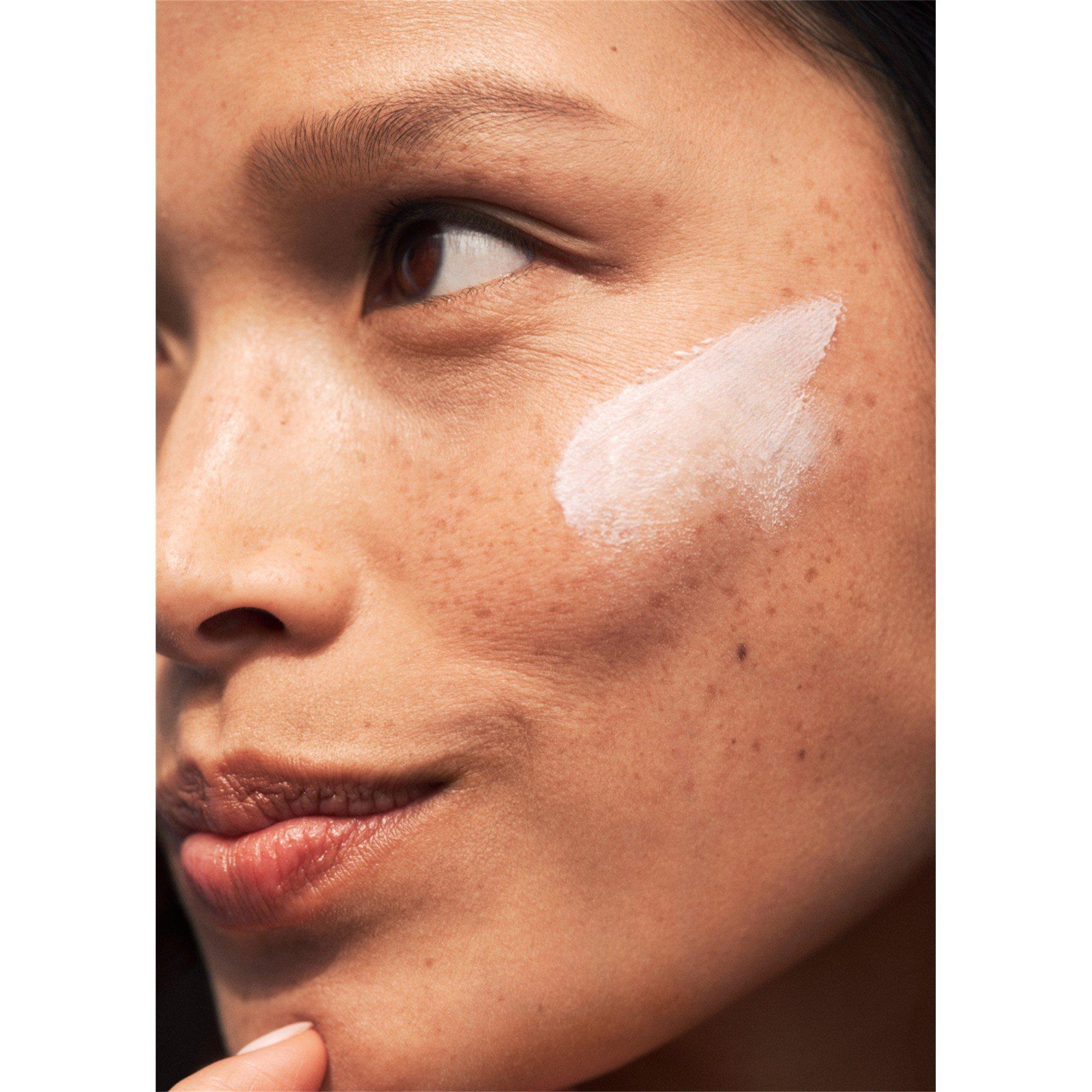 Not Applicable - U Beauty - MULTIMODAL DEFENDER SPF 3 - 5