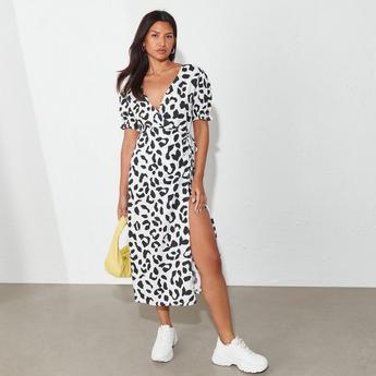 I Saw It First ISAWITFIRST Printed Plunge Wrap Front Tea Midi Dress