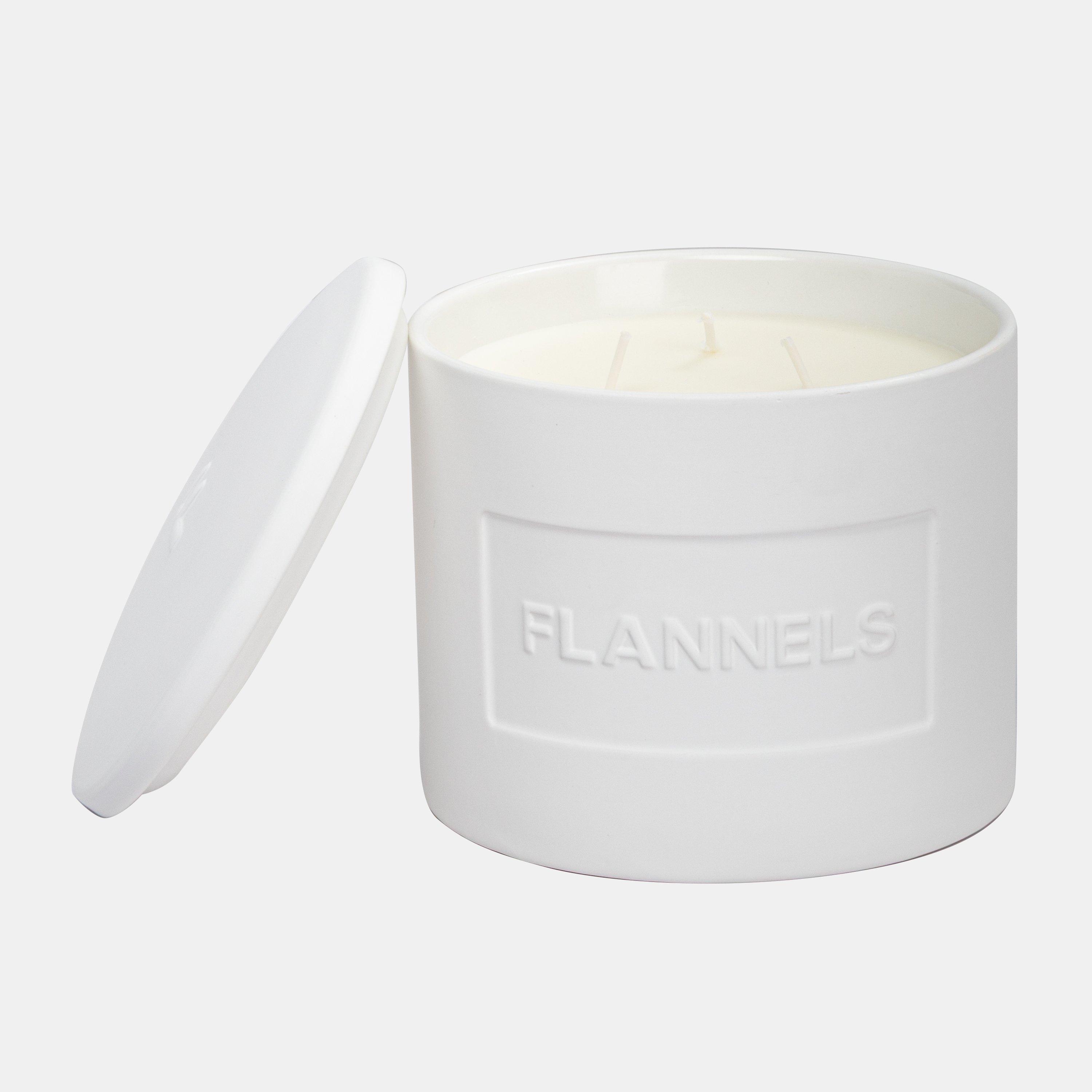 New Luxury - Flannels - Flannels 700g Candle - 2
