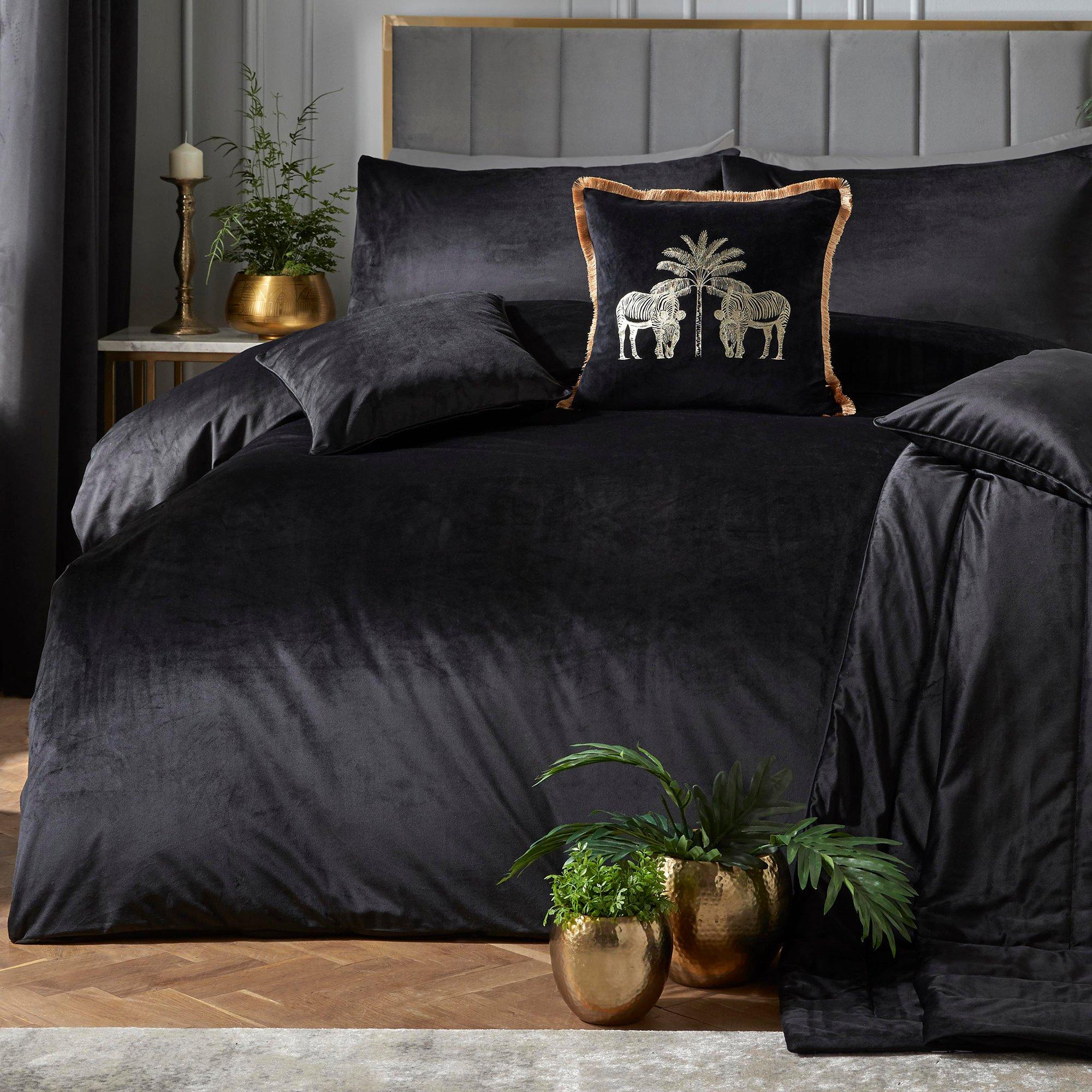No Colour - Laurence Llewelyn-Bowen - Montrose Velvet Black Duvet Cover Set - 1