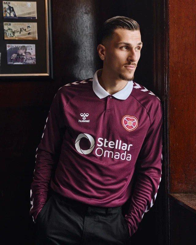 Hummel Hearts 26/27 Home Kit