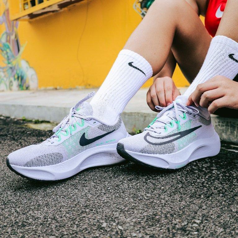 new ladies nike trainers