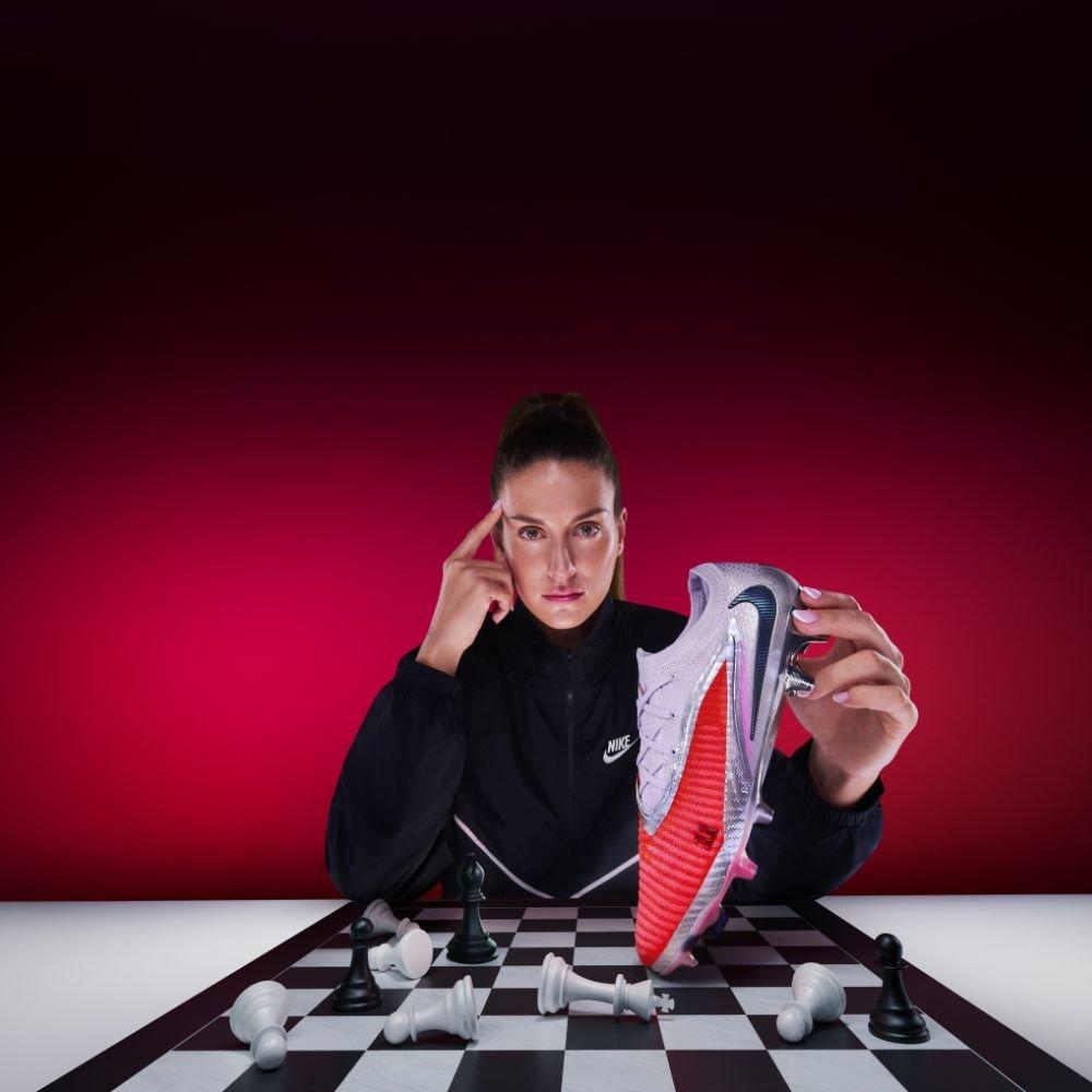 CONTROL THE GAME: ALEXIA PUTELLAS NIKE PHANTOM 6