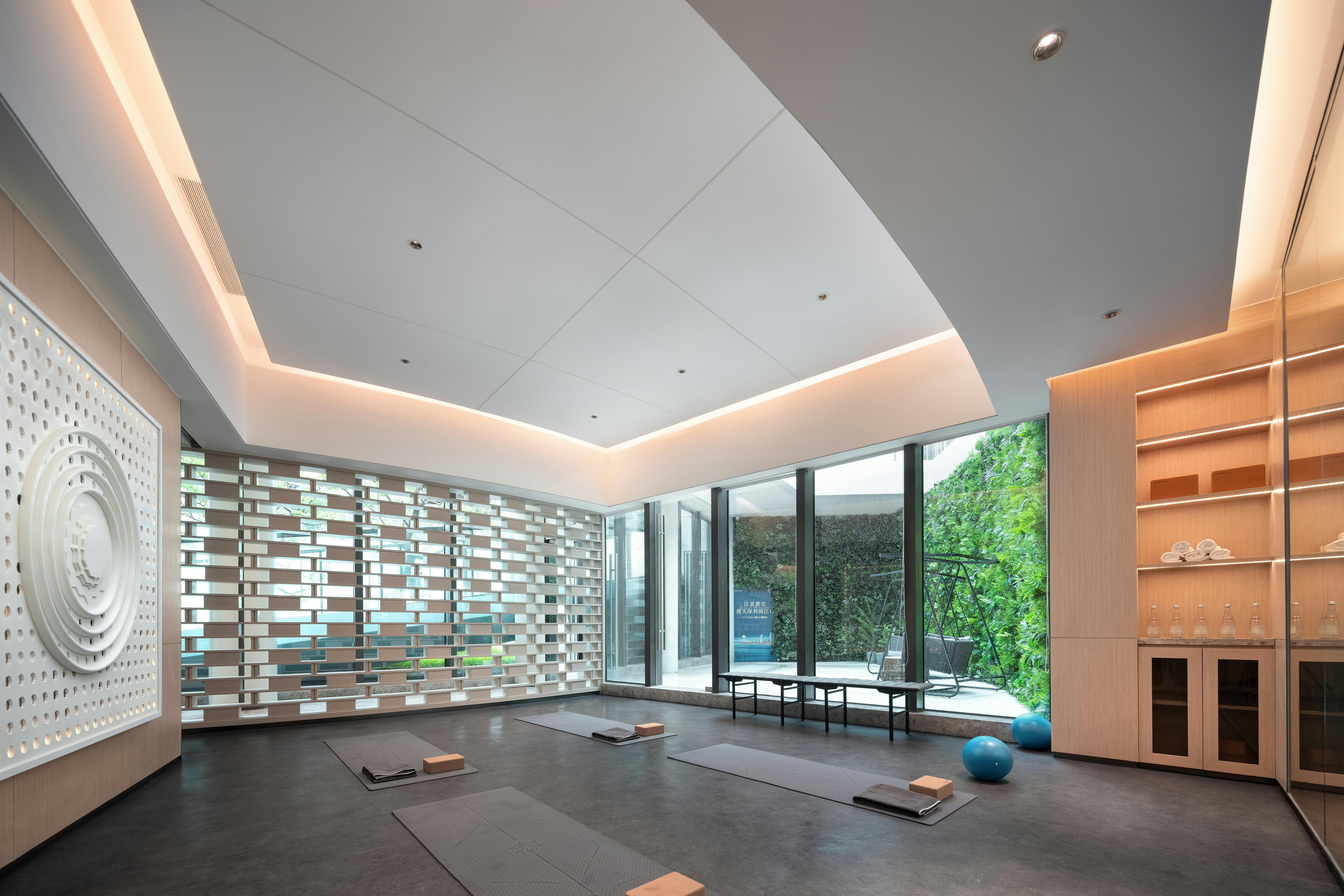 WHAT TO WEAR TO A YOGA CLASS