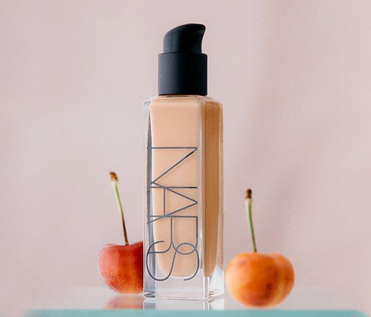 HOT PRODUCTS: FOUNDATION THAT'LL MAKE YOUR SKIN GLOW