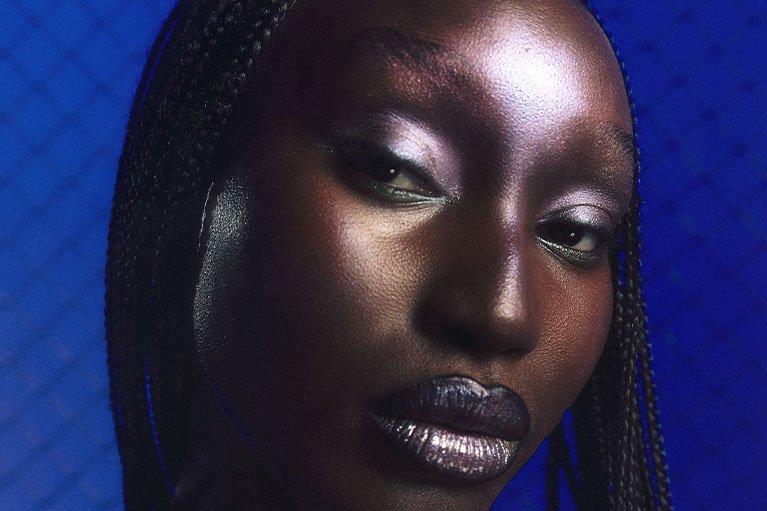 10 HIGHLIGHTERS FOR AN INSTANT GLOW