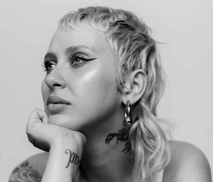 BTS: MEET MAKEUP ARTIST GRACE SINNOTT