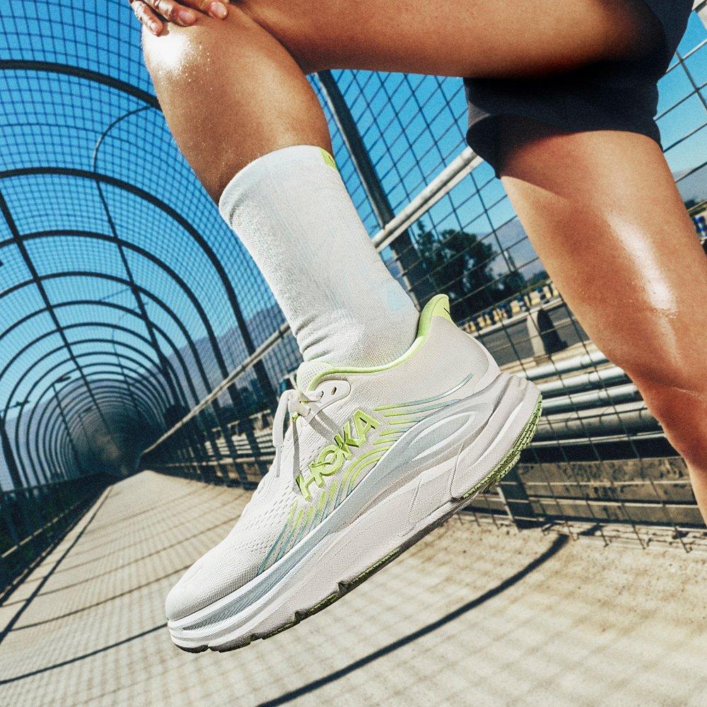 GET TO KNOW THE HOKA CLIFTON 11