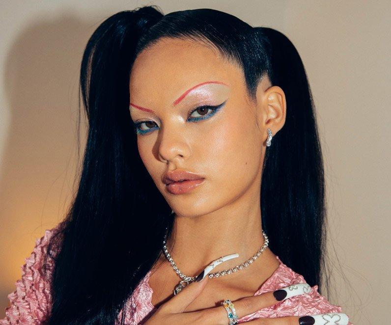 GET THE LOOK: Y2K BEAUTY