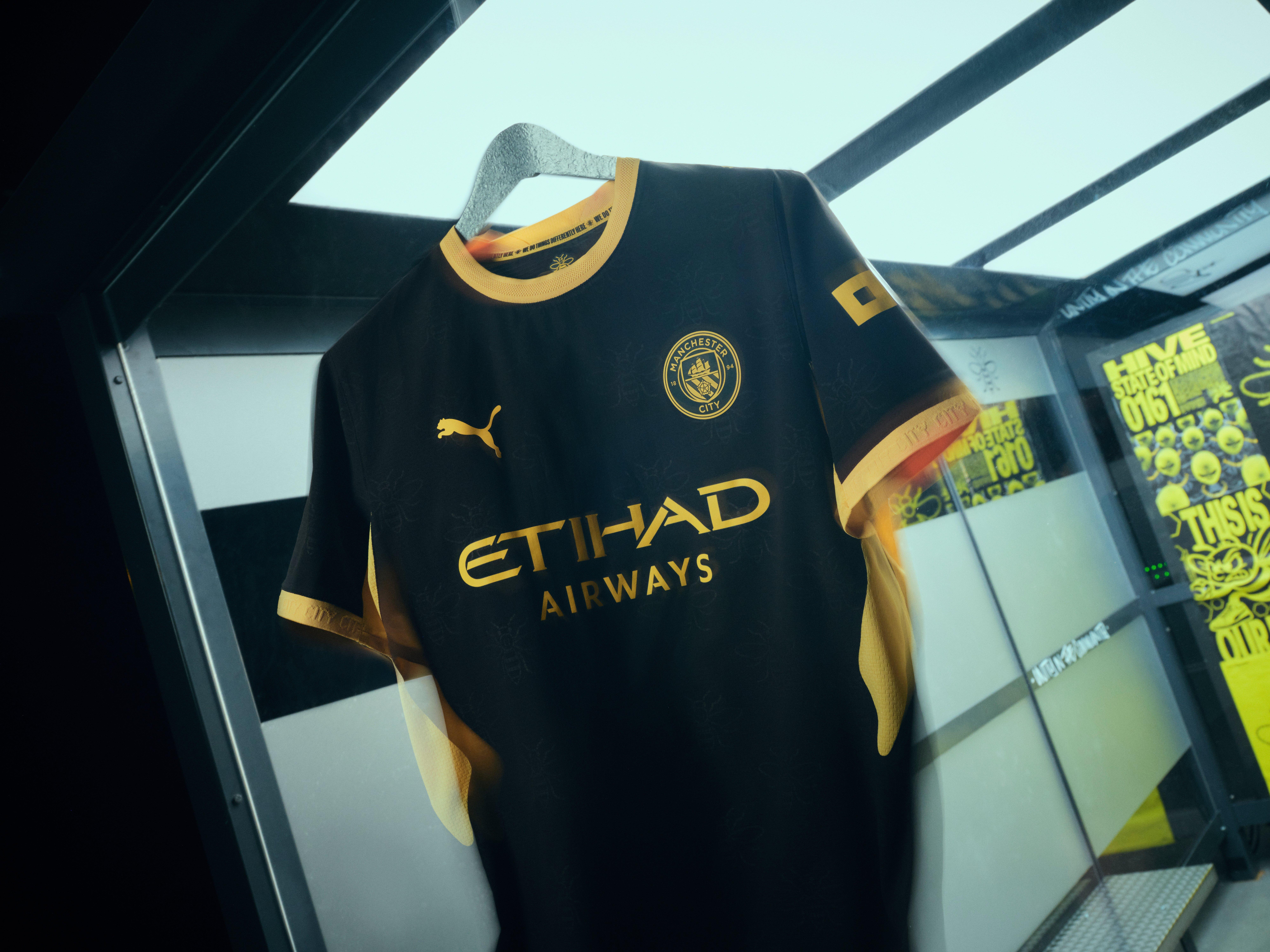 MAN CITY'S 26/27 AWAY KIT SHOWS A DIFFERENT SIDE OF THE CITY