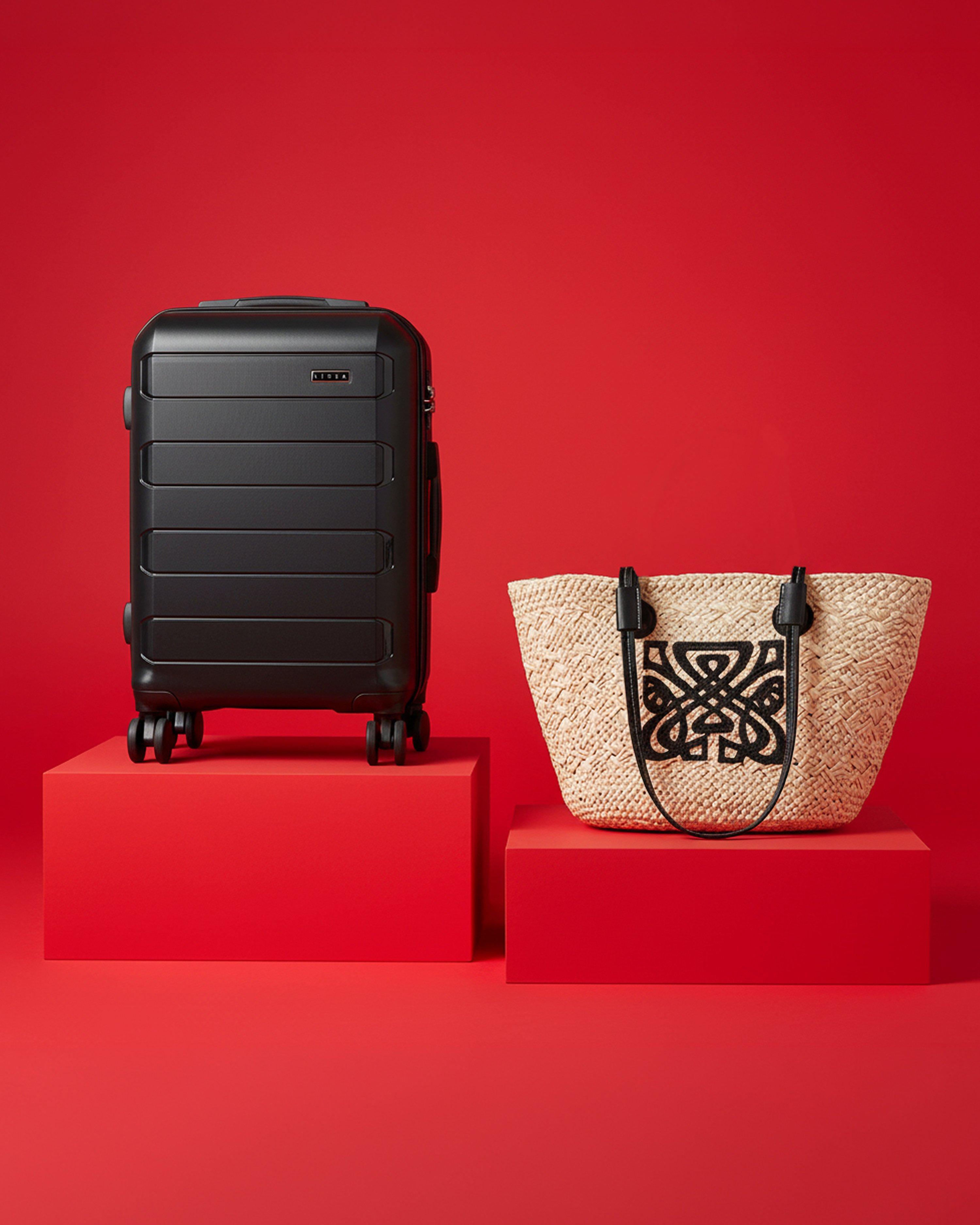  Up to 70% off holiday