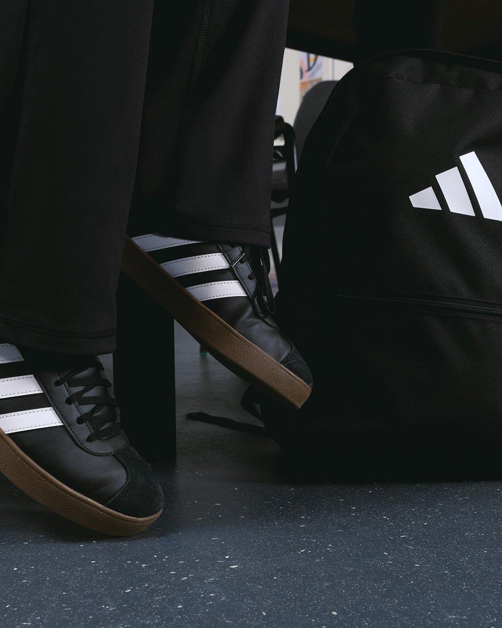 Black Trainers 